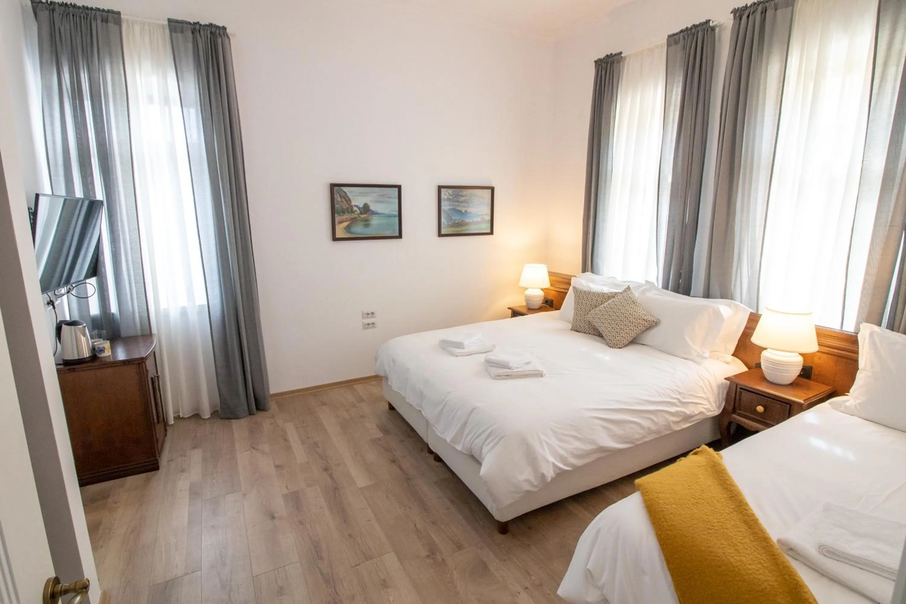 Coffee/tea facilities, Bed in Seven Cafe and Hotel