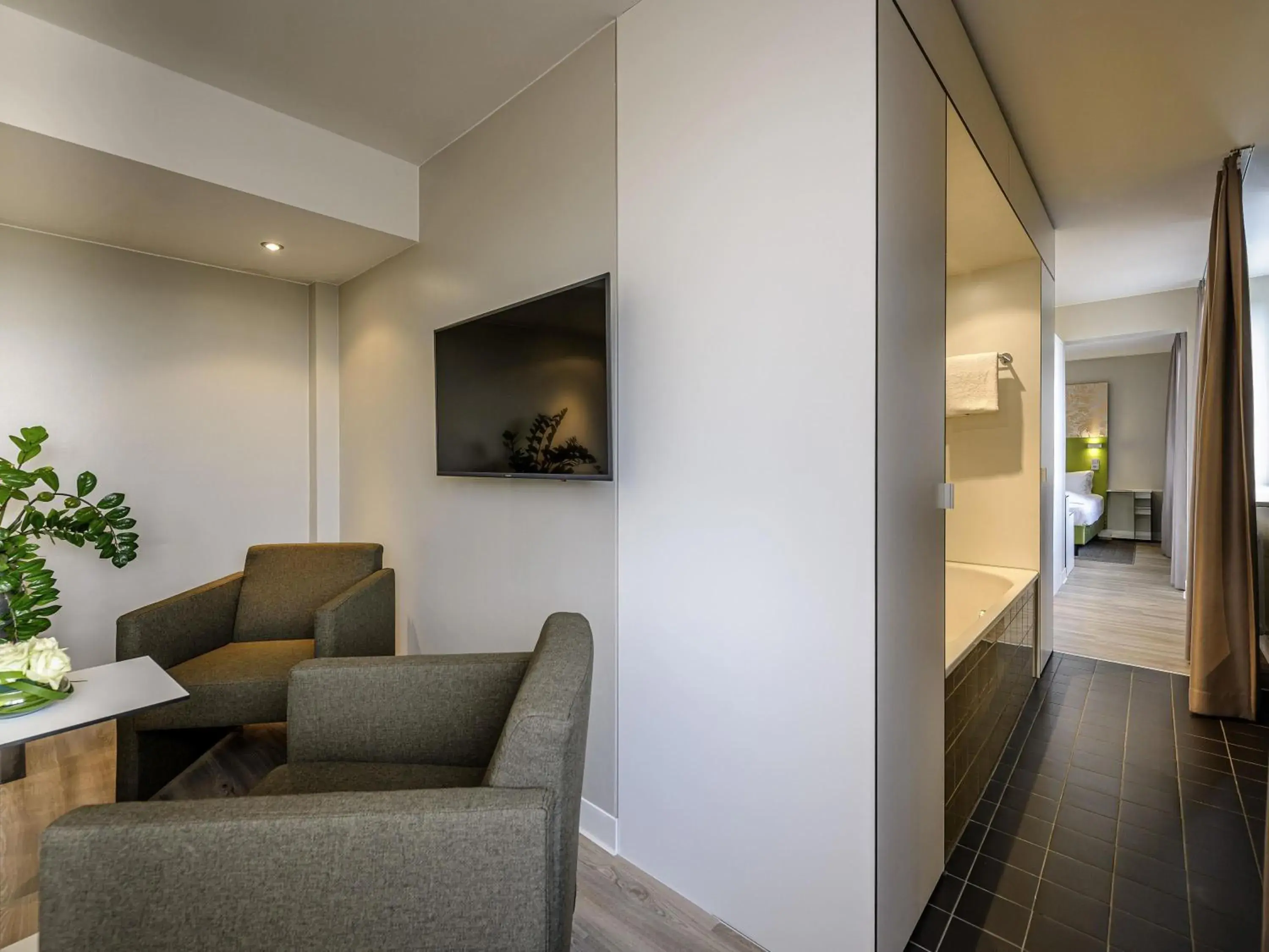 Bedroom in Congress Hotel Mercure Nürnberg an der Messe Bedroom in Congress Hotel Mercure Nürnberg an der Messe