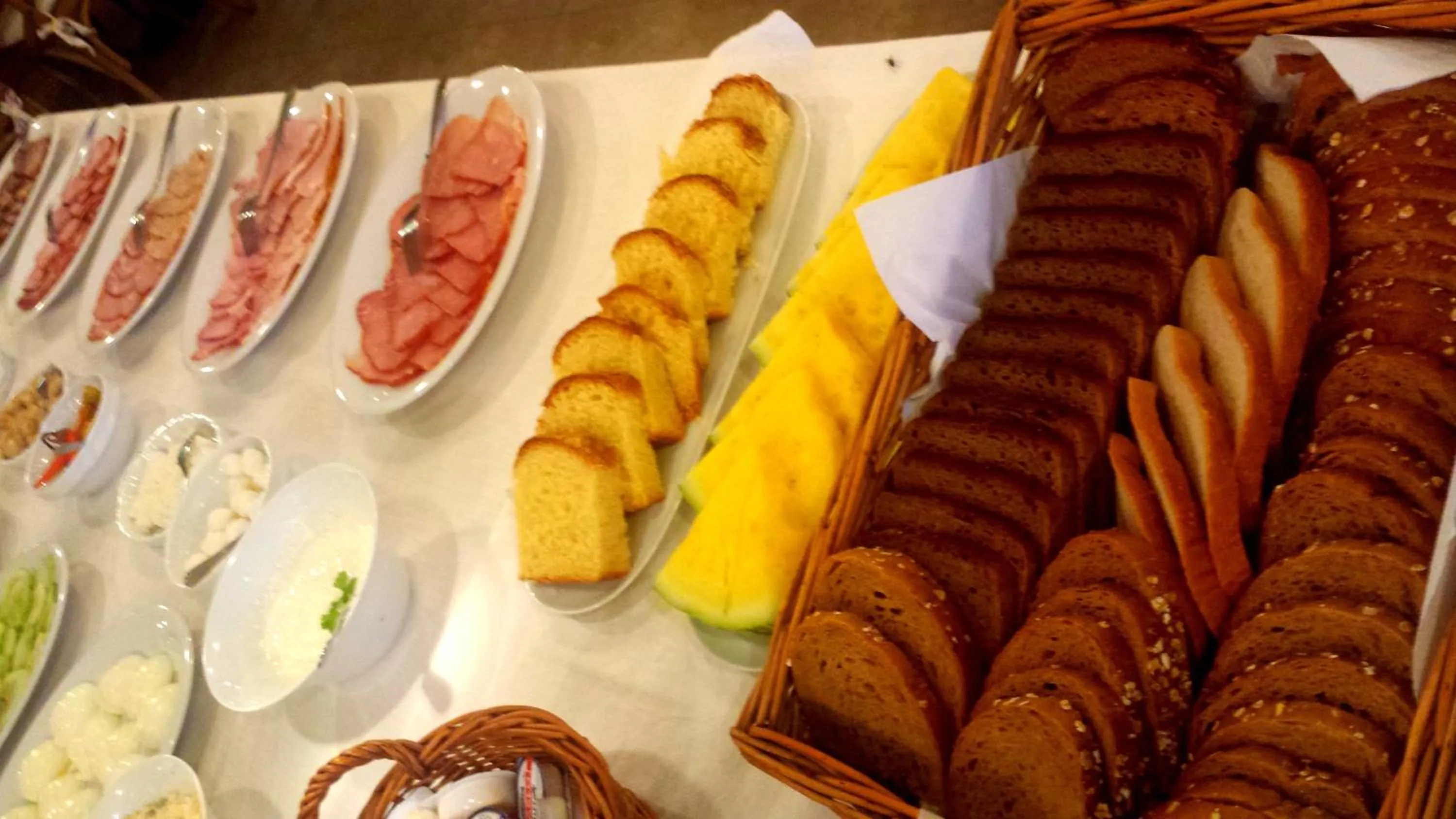 Buffet breakfast in Dom Młynarza