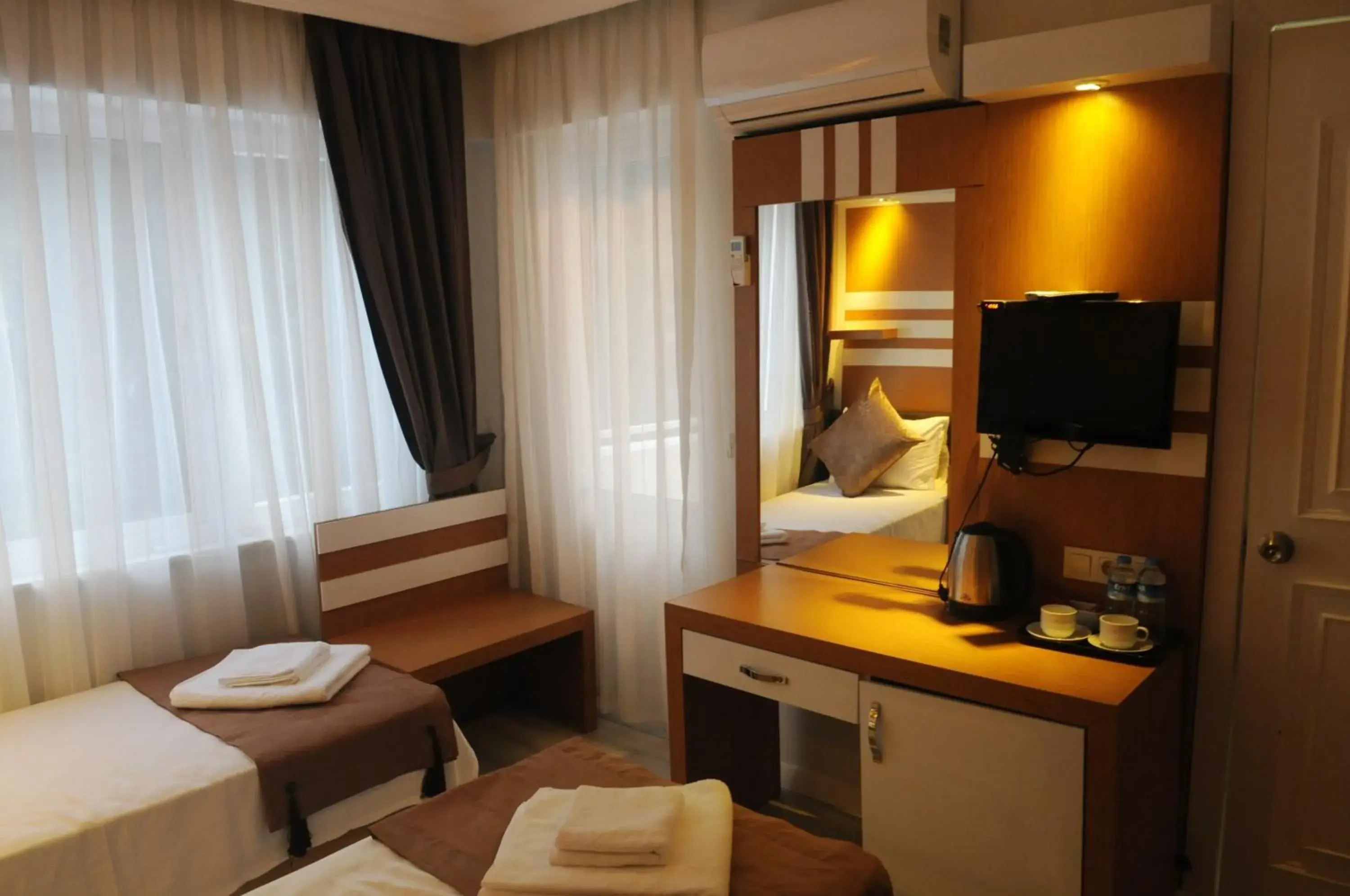 Large Double Room - single occupancy in HEAVEN BEACH OTEL Large Double Room - single occupancy in HEAVEN BEACH OTEL