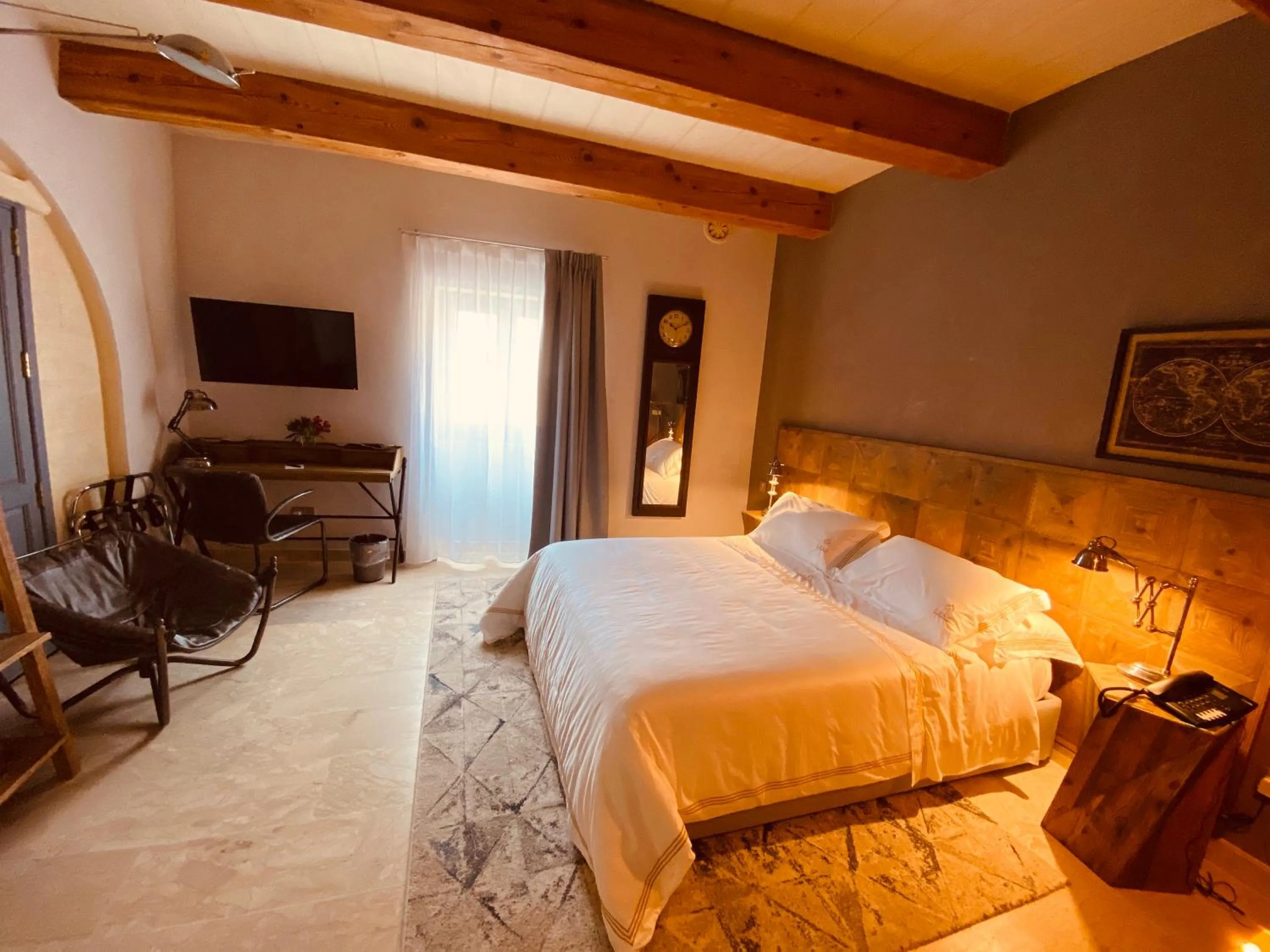 Bedroom, Bed in Lulu Boutique Hotel