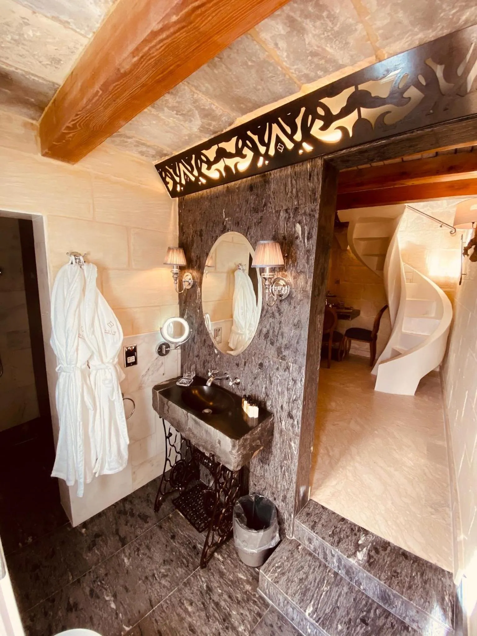 Bathroom, Bed in Lulu Boutique Hotel
