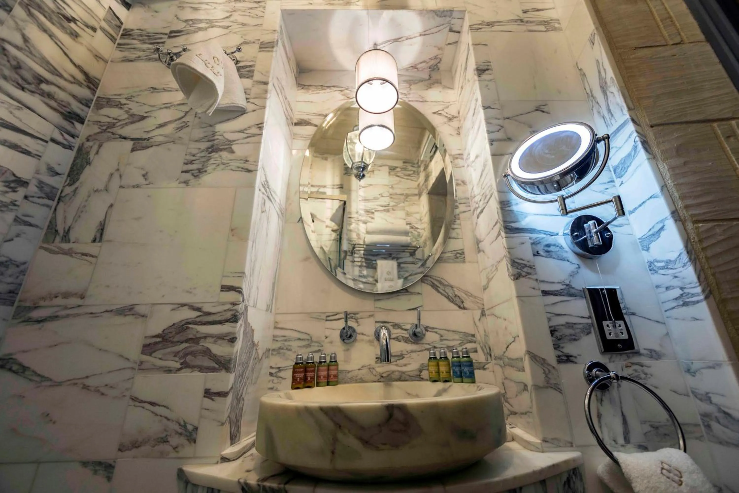 Bathroom in Lulu Boutique Hotel