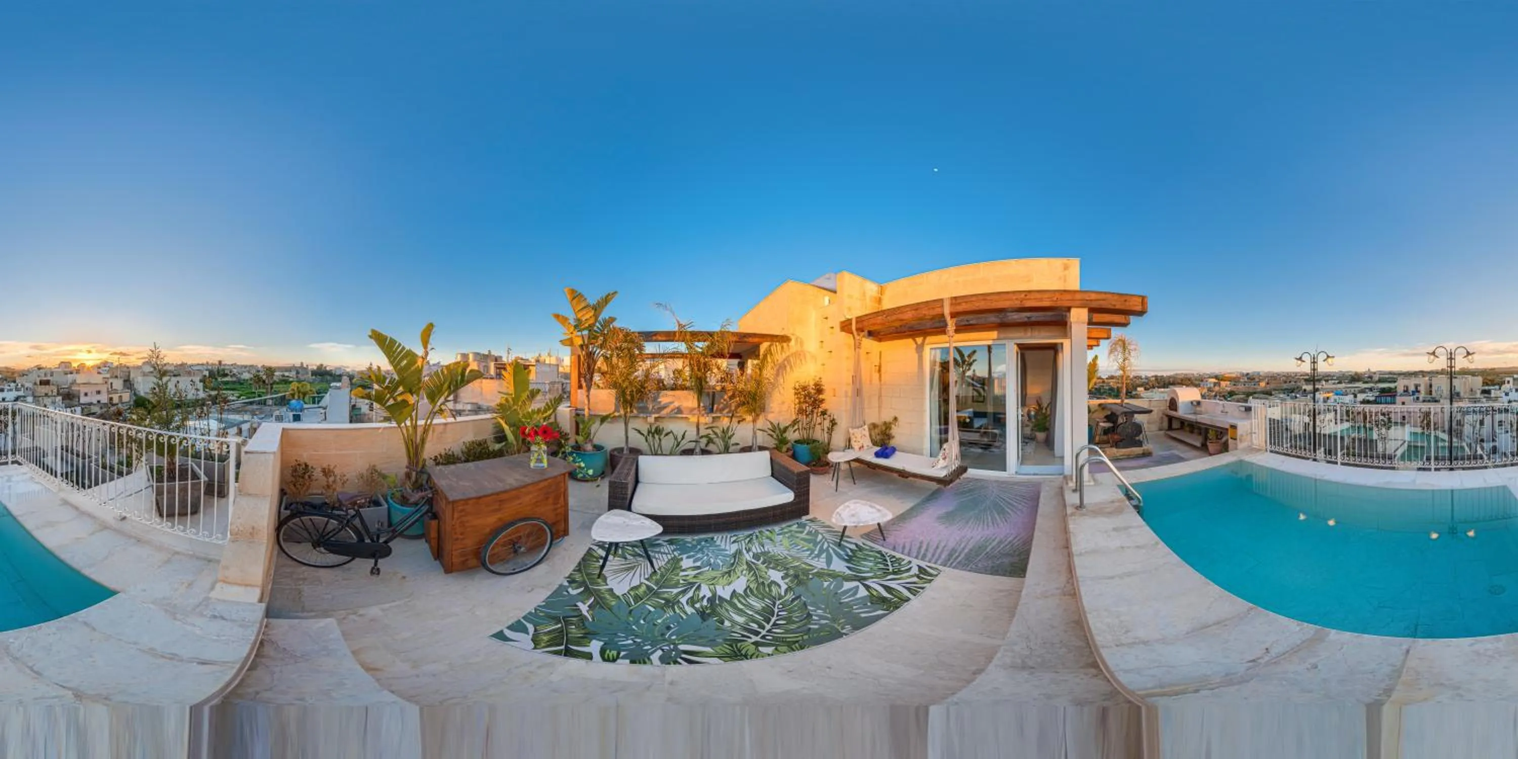 Swimming pool in Lulu Boutique Hotel