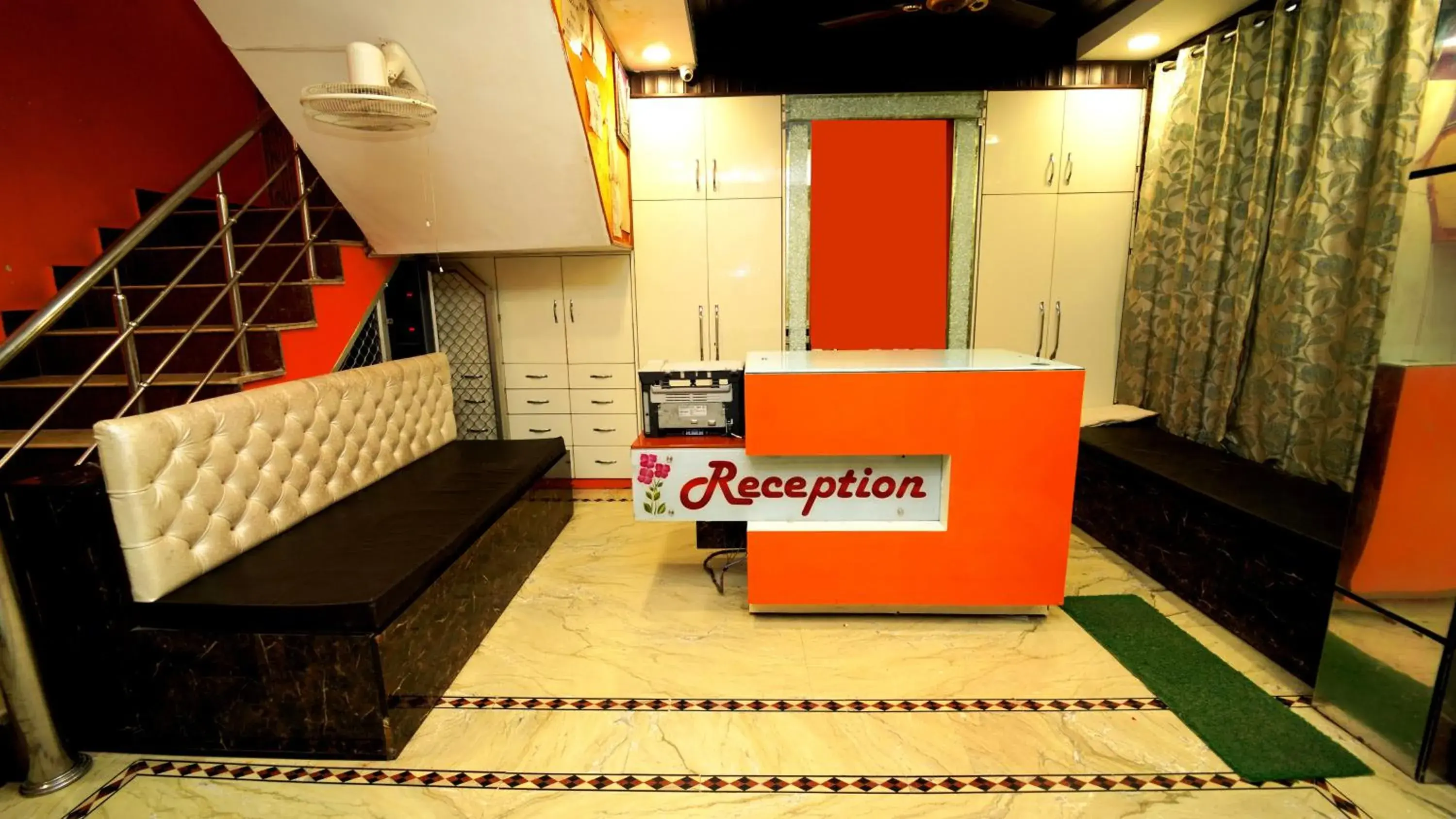 Property building in Hotel Orange Classic Property building in Hotel Orange Classic