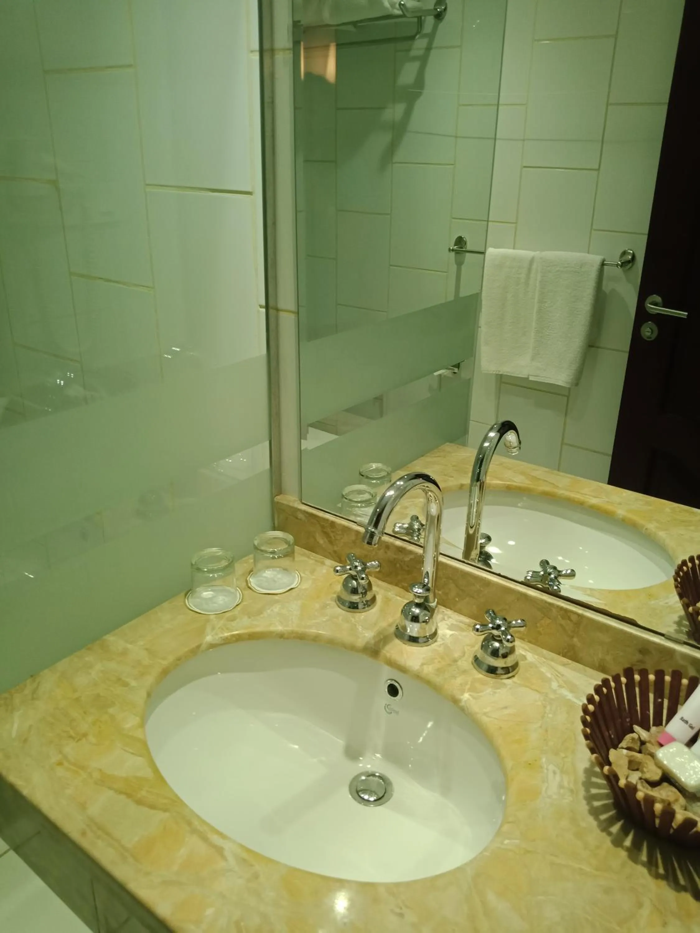 Bathroom in Green Leaves Hotel