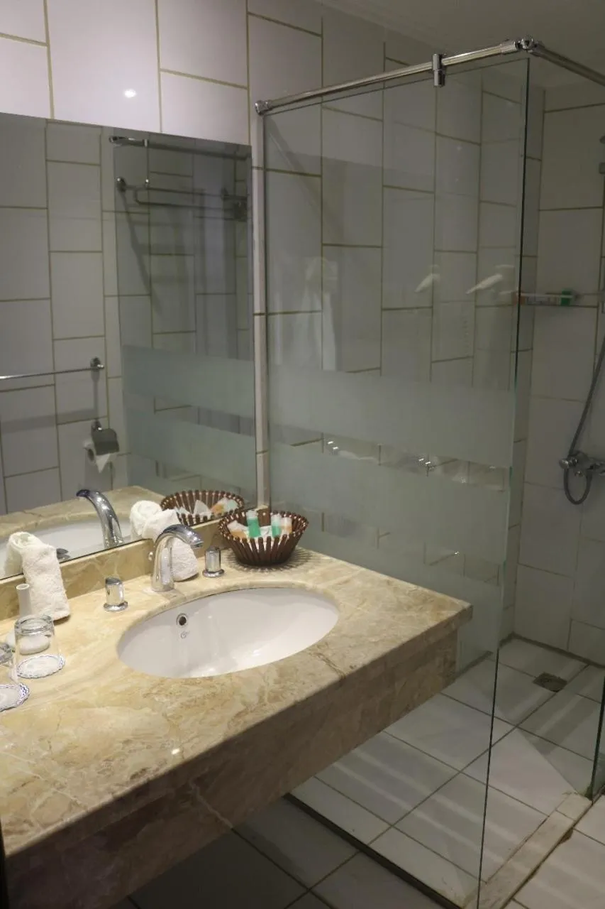 Bathroom in Green Leaves Hotel