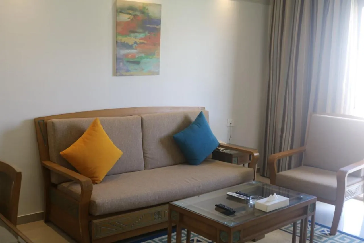 Living room in Green Leaves Hotel