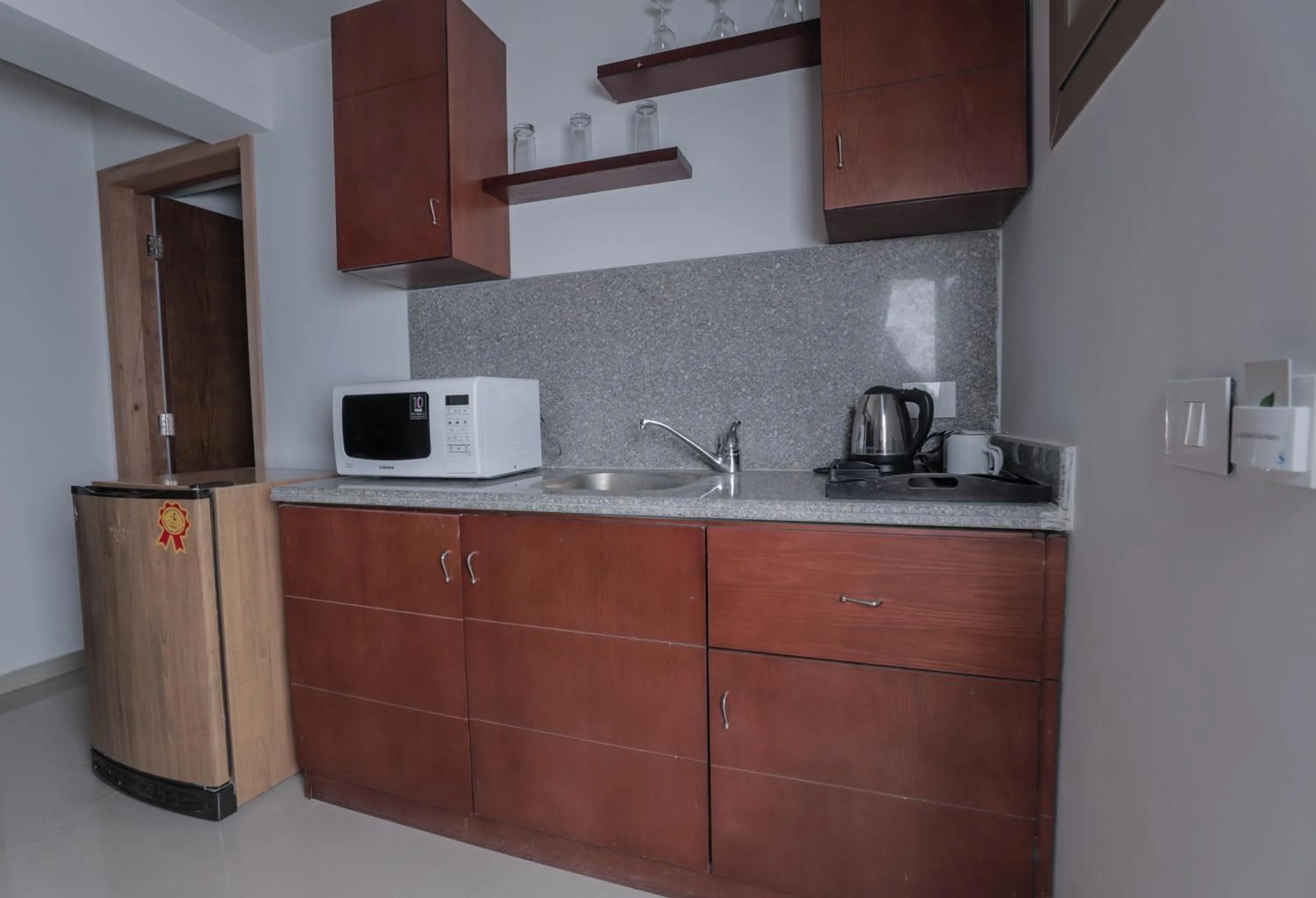 Coffee/tea facilities in Green Leaves Hotel