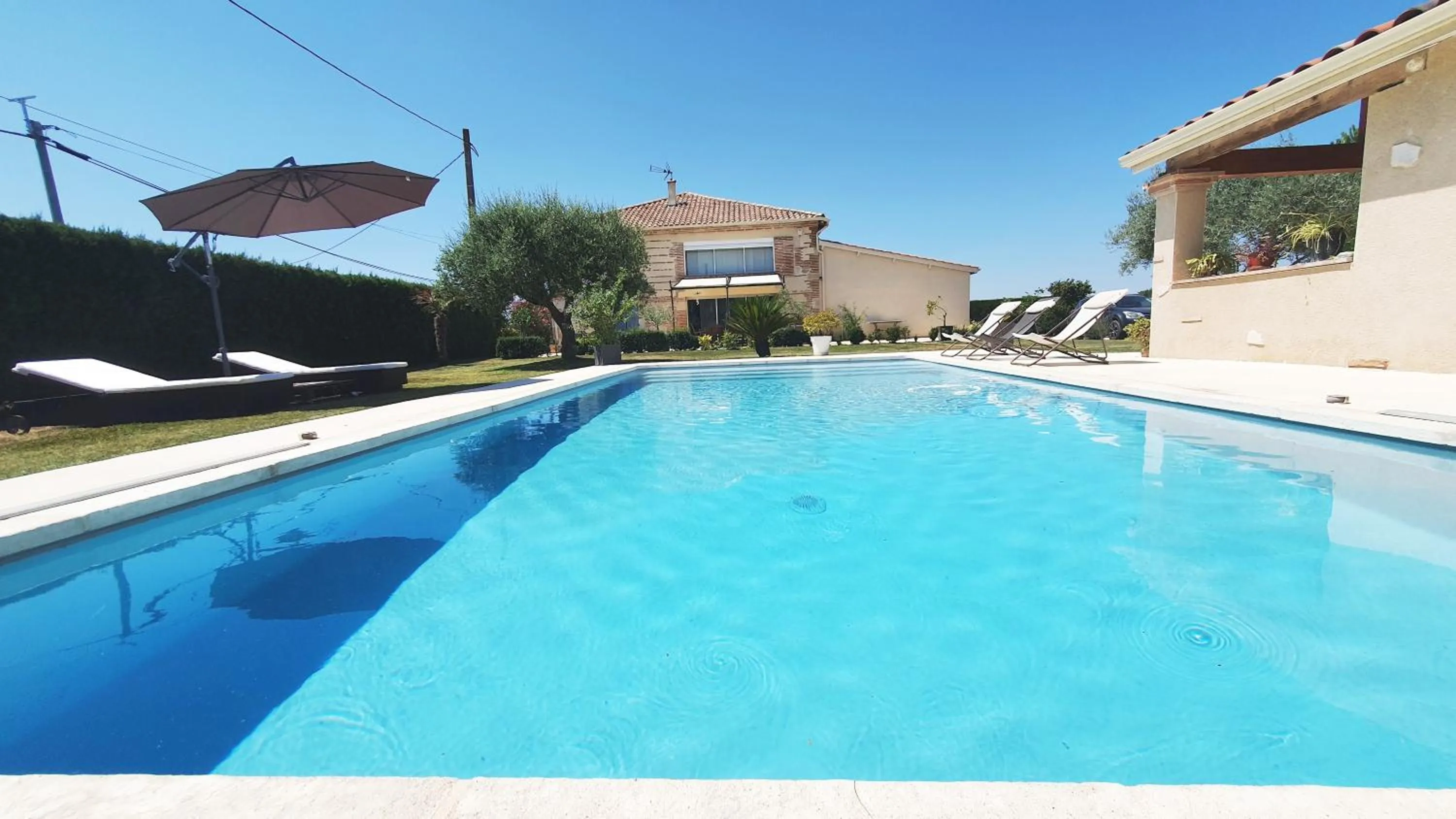 Swimming pool in L'OUSTAL D'ADELE proche Canal du Midi et Moissac
