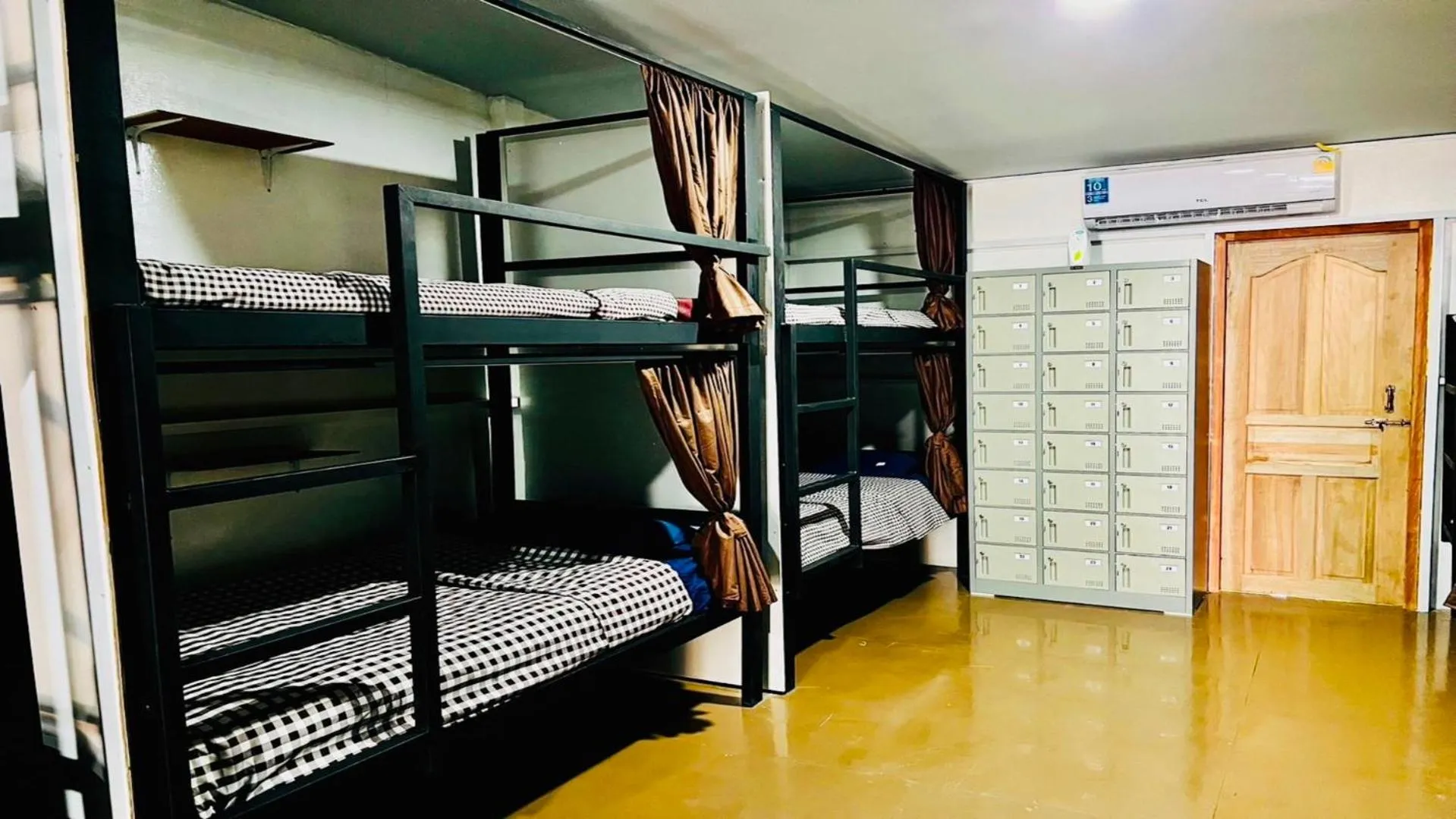 Bed in Pai circus hostel