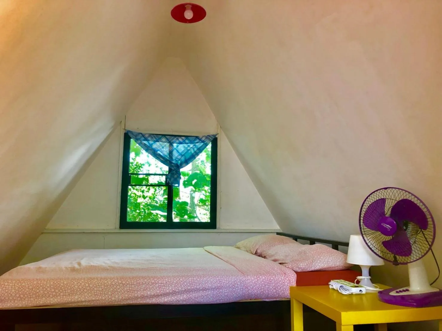 Bed in Pai circus hostel