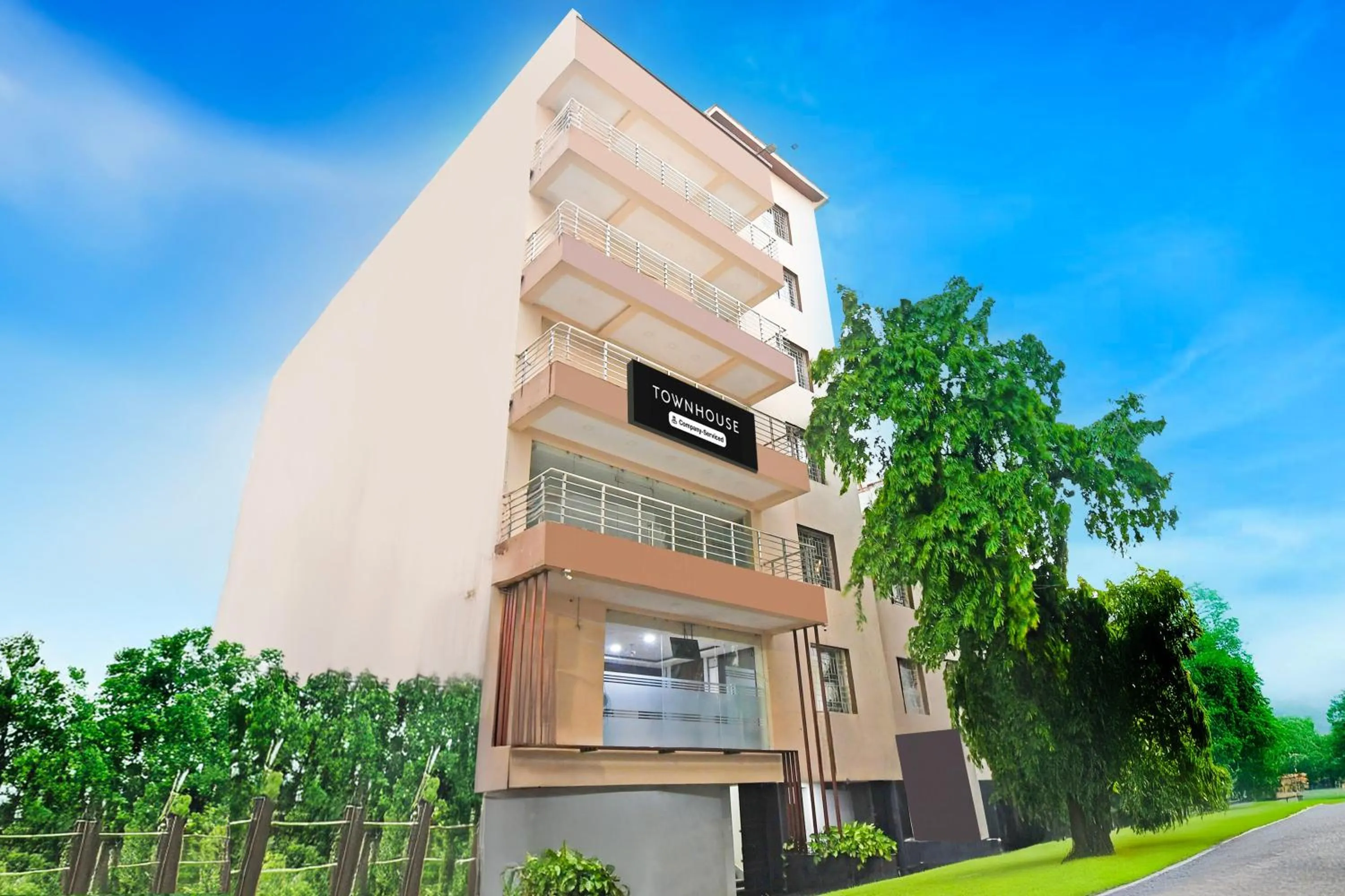 Super Townhouse Sahayogi Nagar Near Big Bazaar
