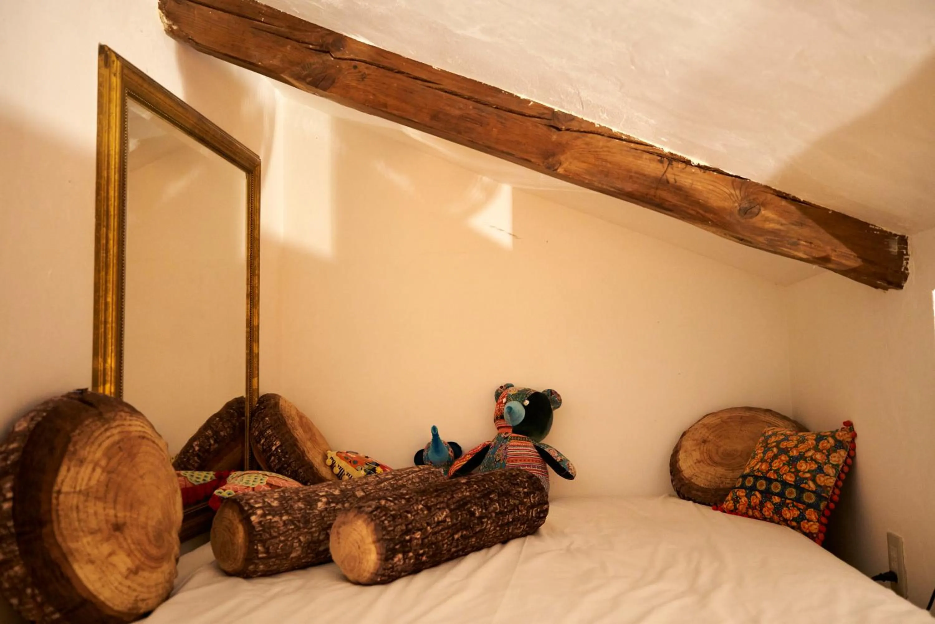 Bedroom, Bed in Kyoto Machiya Ryokan Cinq