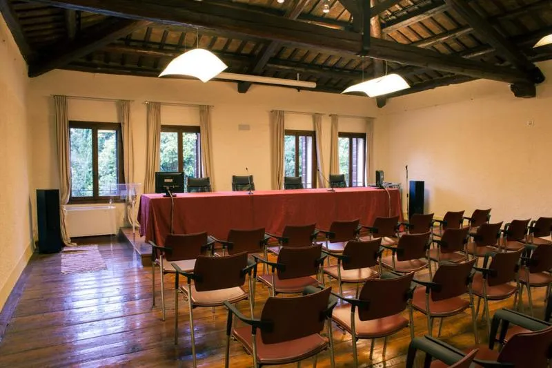 Business facilities in Villa Flangini
