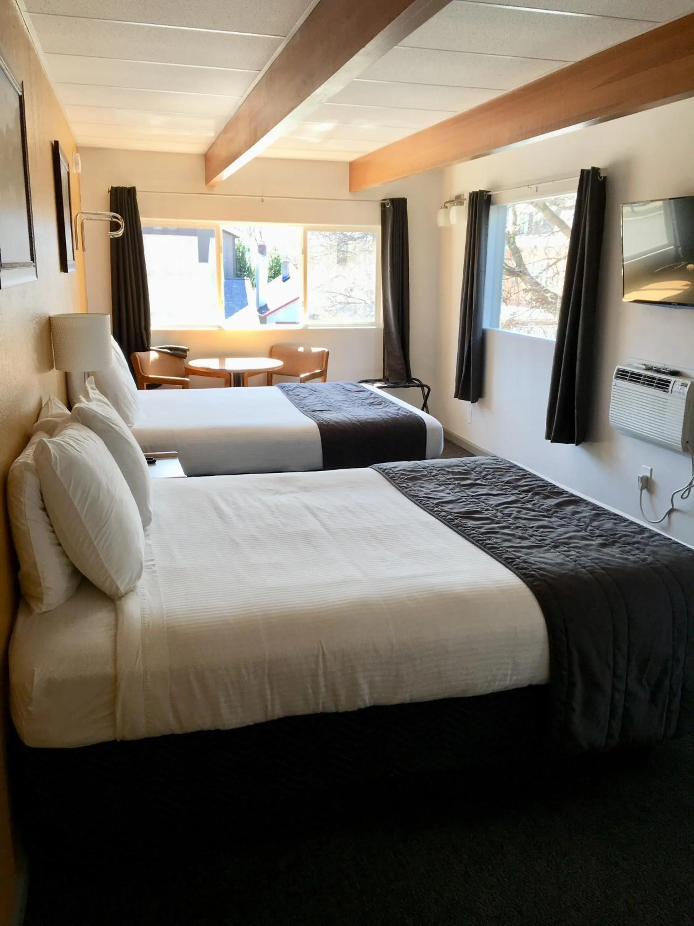 Bed in City Center Motel