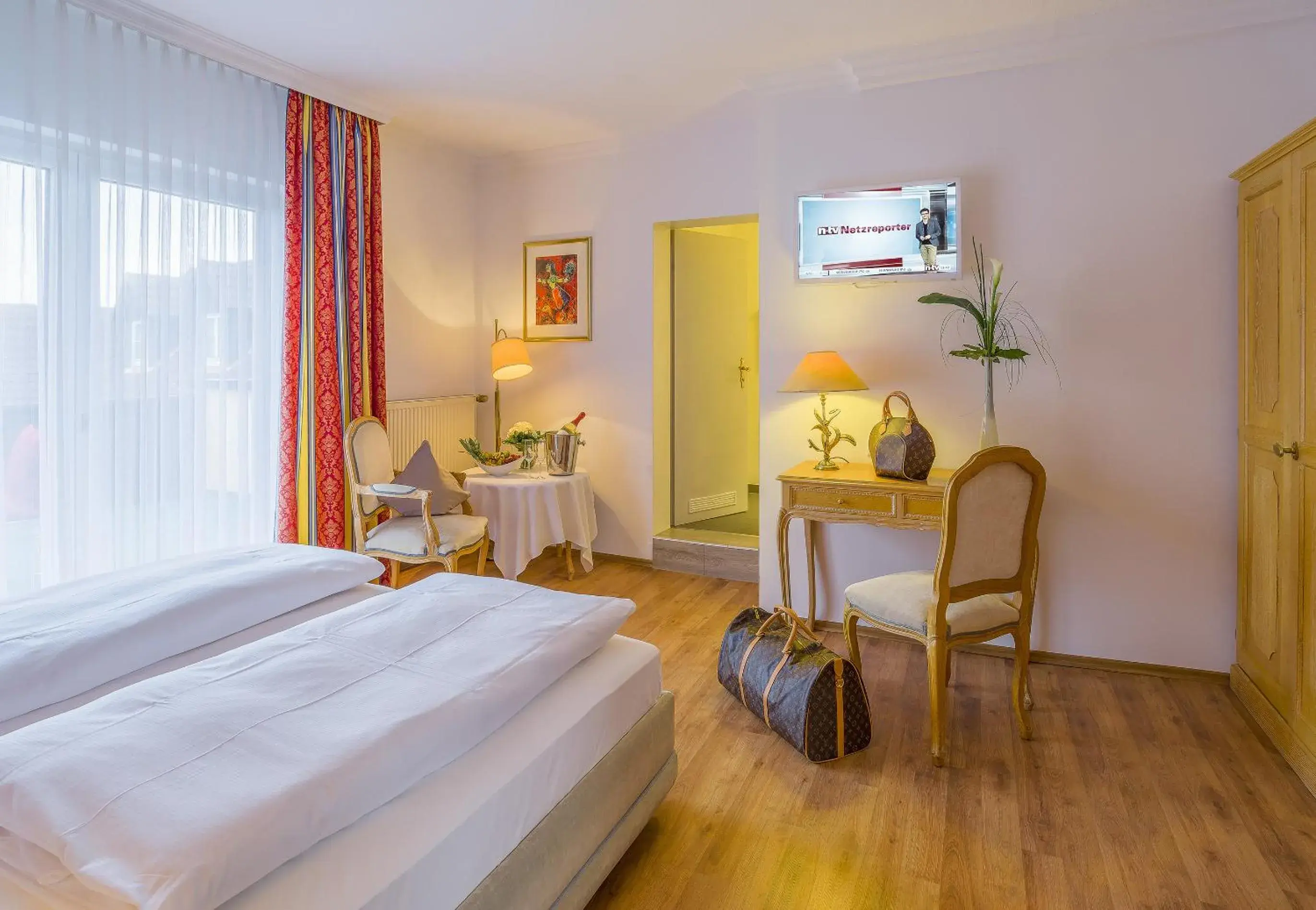 Deluxe Double Room - single occupancy in Hotel Krone Deluxe Double Room - single occupancy in Hotel Krone