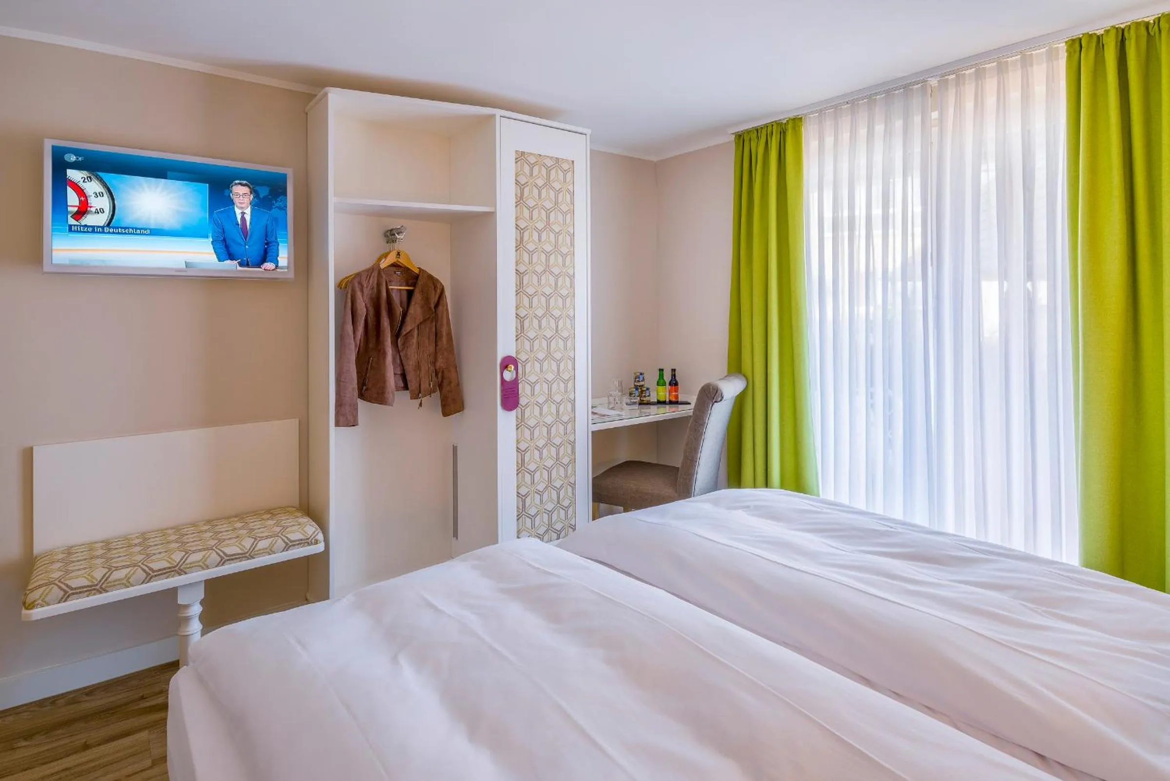 Photo of the whole room, Bed in Hotel Krone