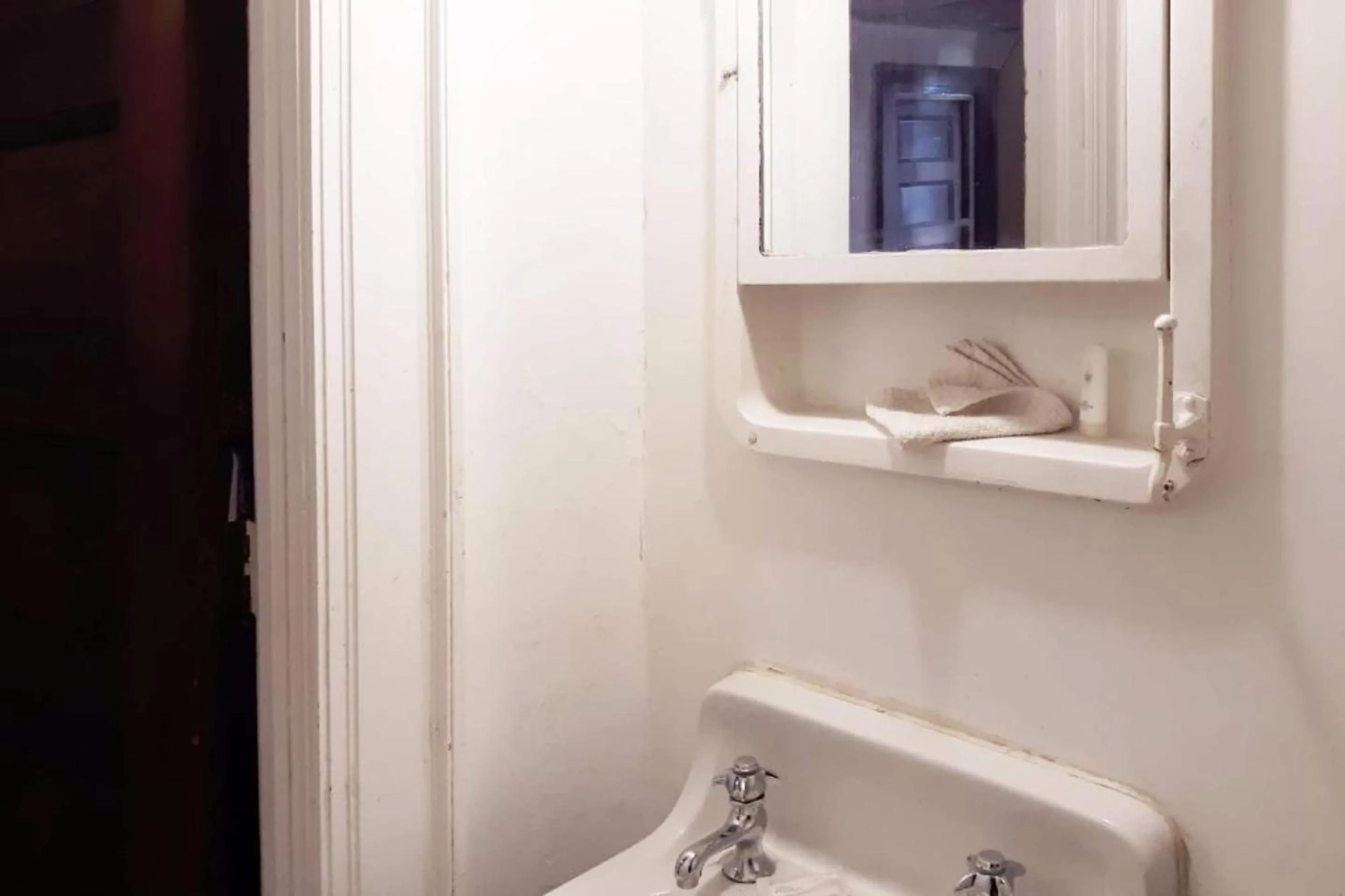 Bathroom in OYO Hotel Bradford Main St PA