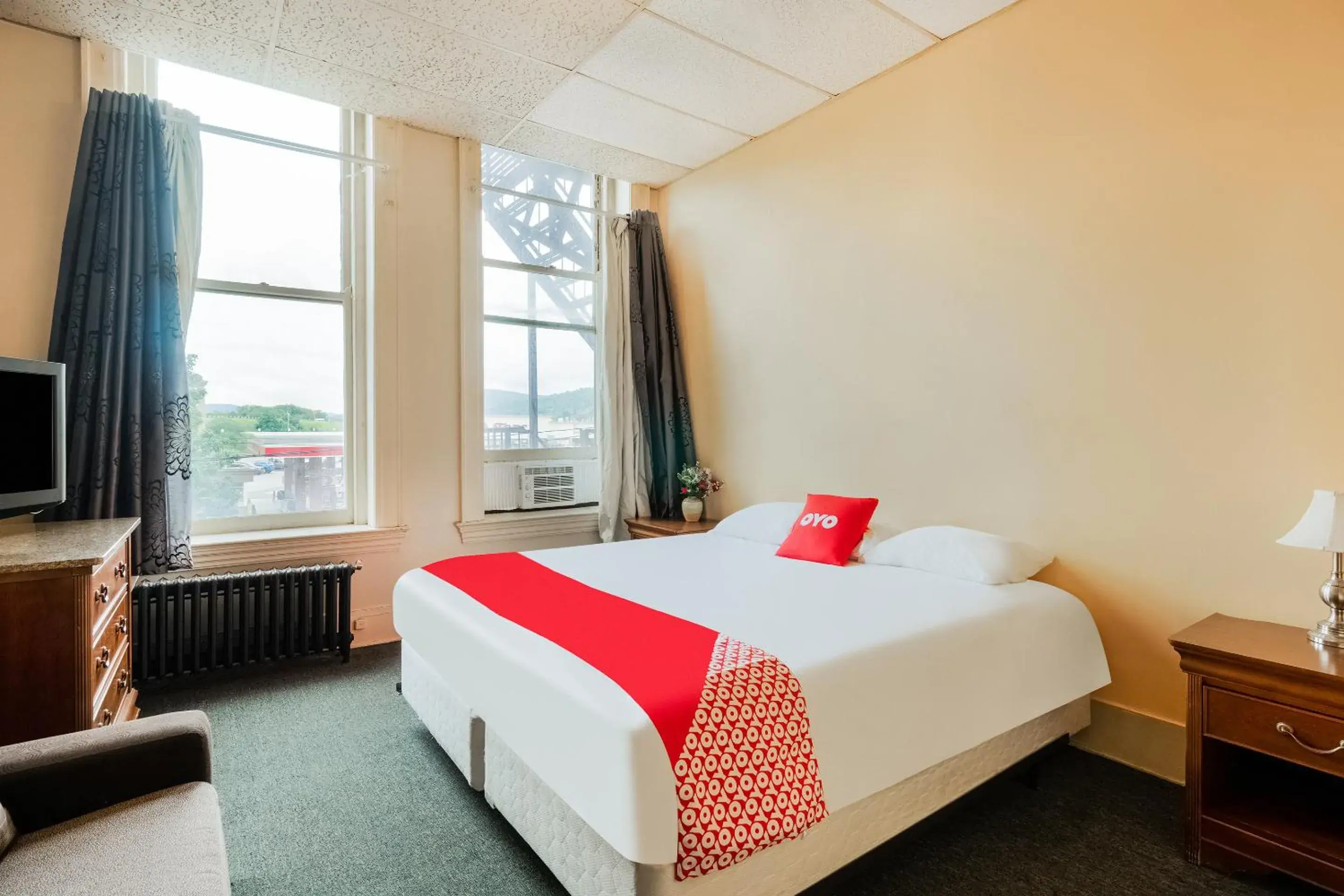 Bedroom in OYO Hotel Bradford Main St PA Bedroom in OYO Hotel Bradford Main St PA