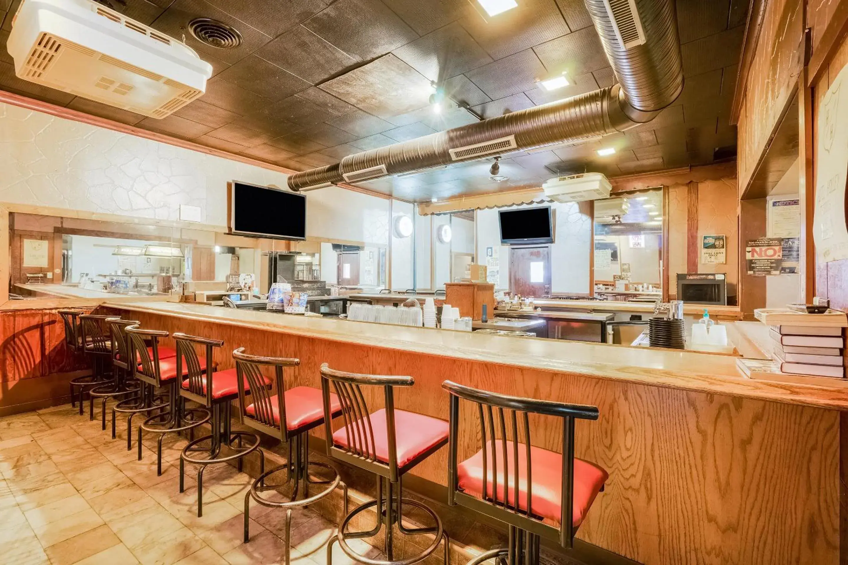 Restaurant/places to eat in OYO Hotel Bradford Main St PA Restaurant/places to eat in OYO Hotel Bradford Main St PA