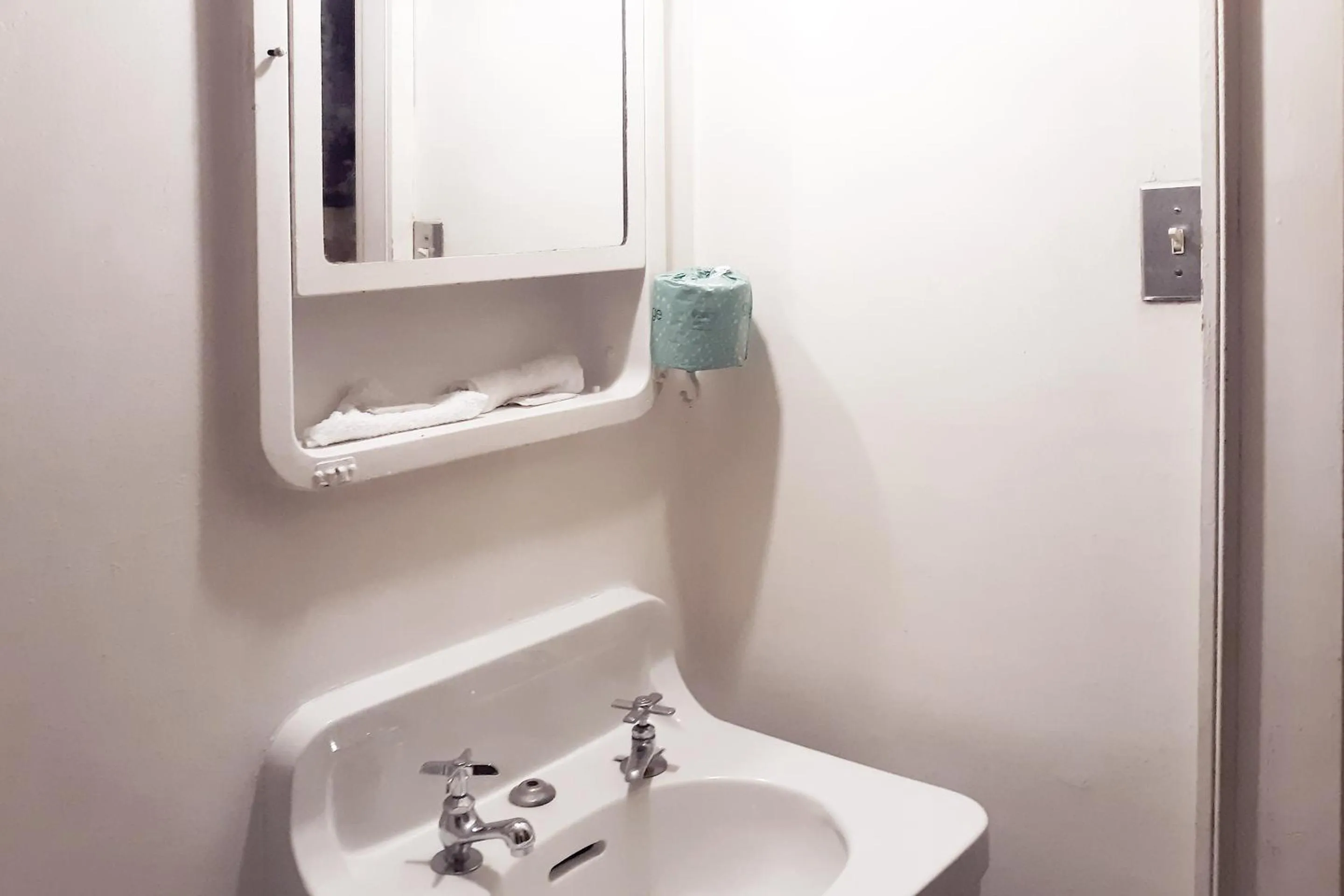 Bathroom in OYO Hotel Bradford Main St PA