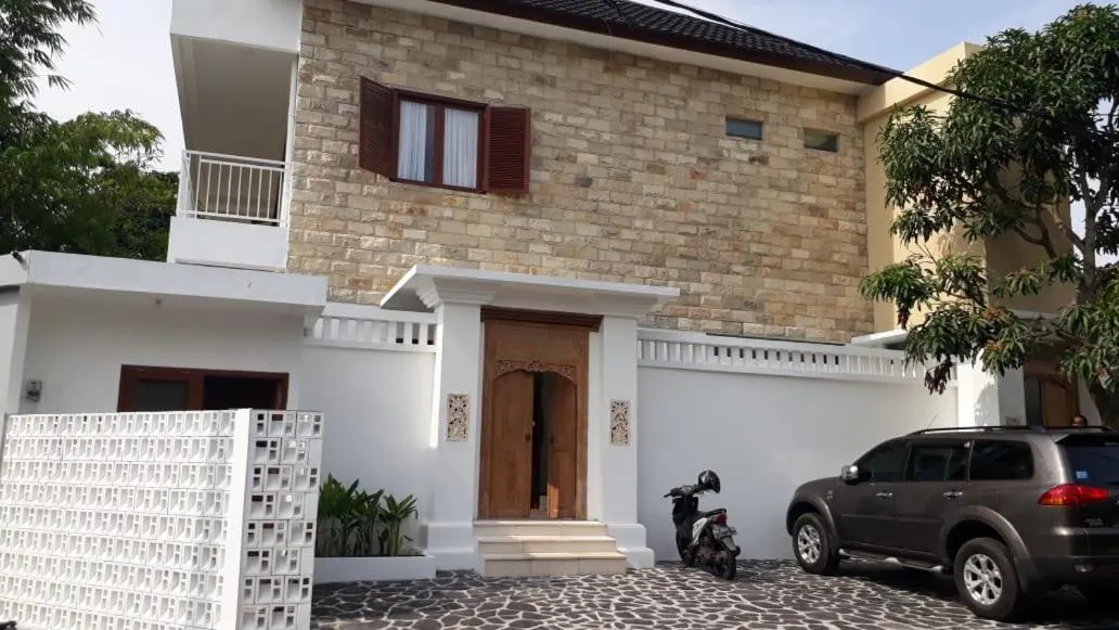 Property building in Ozora Tiying Tutul Hostel Canggu