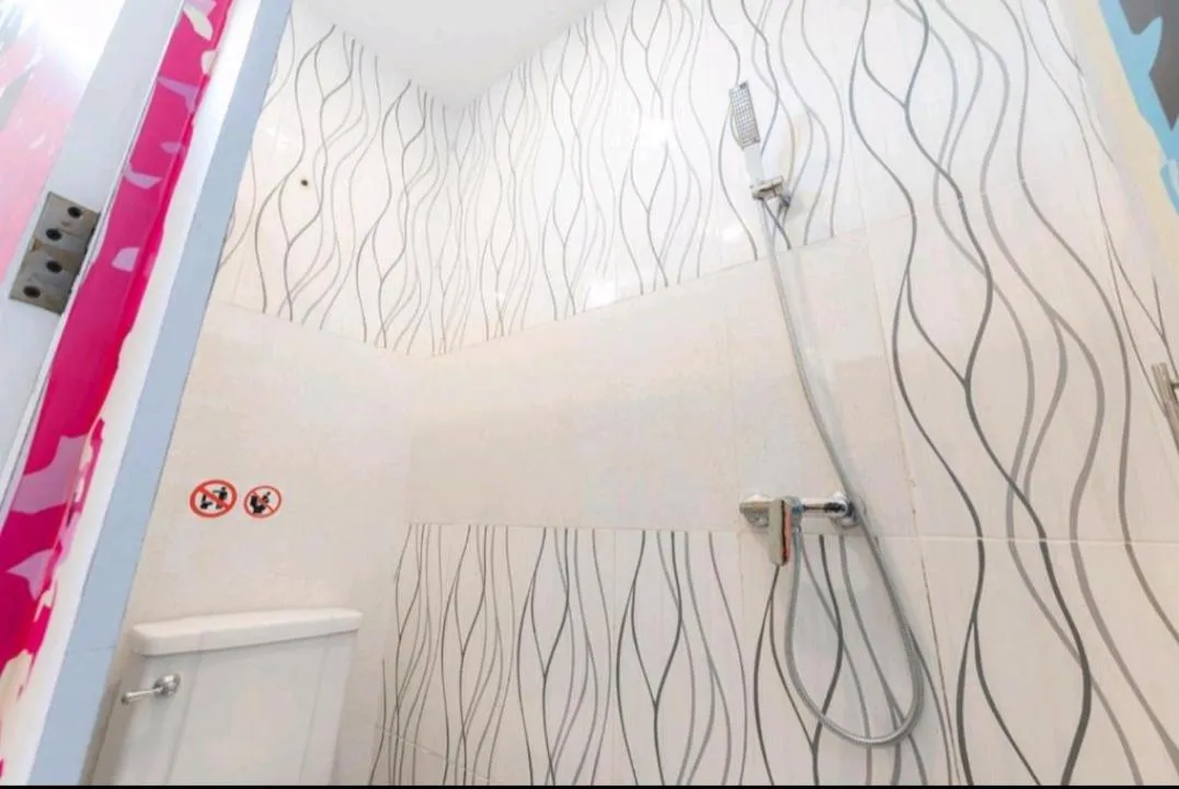 Shower in Ozora Tiying Tutul Hostel Canggu