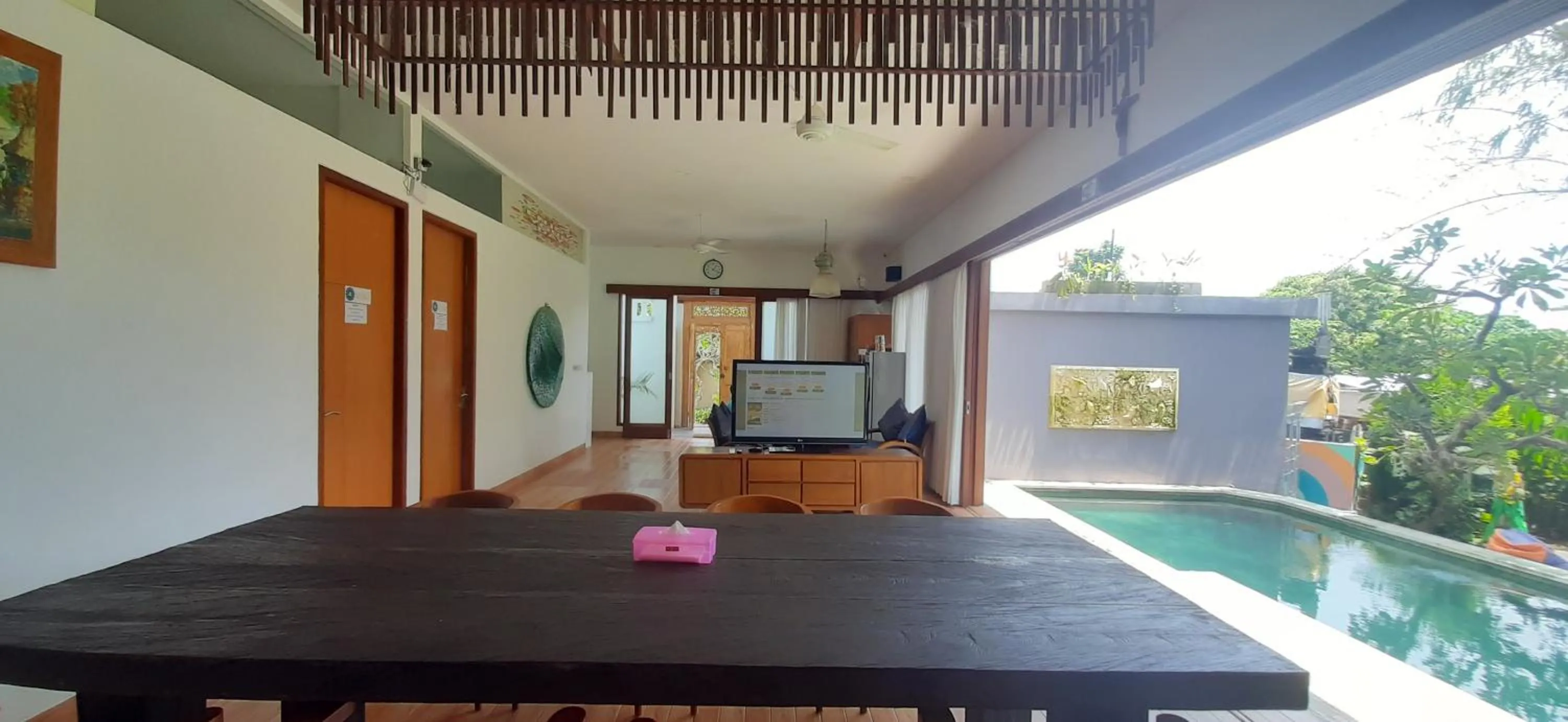 Dining area in Ozora Tiying Tutul Hostel Canggu