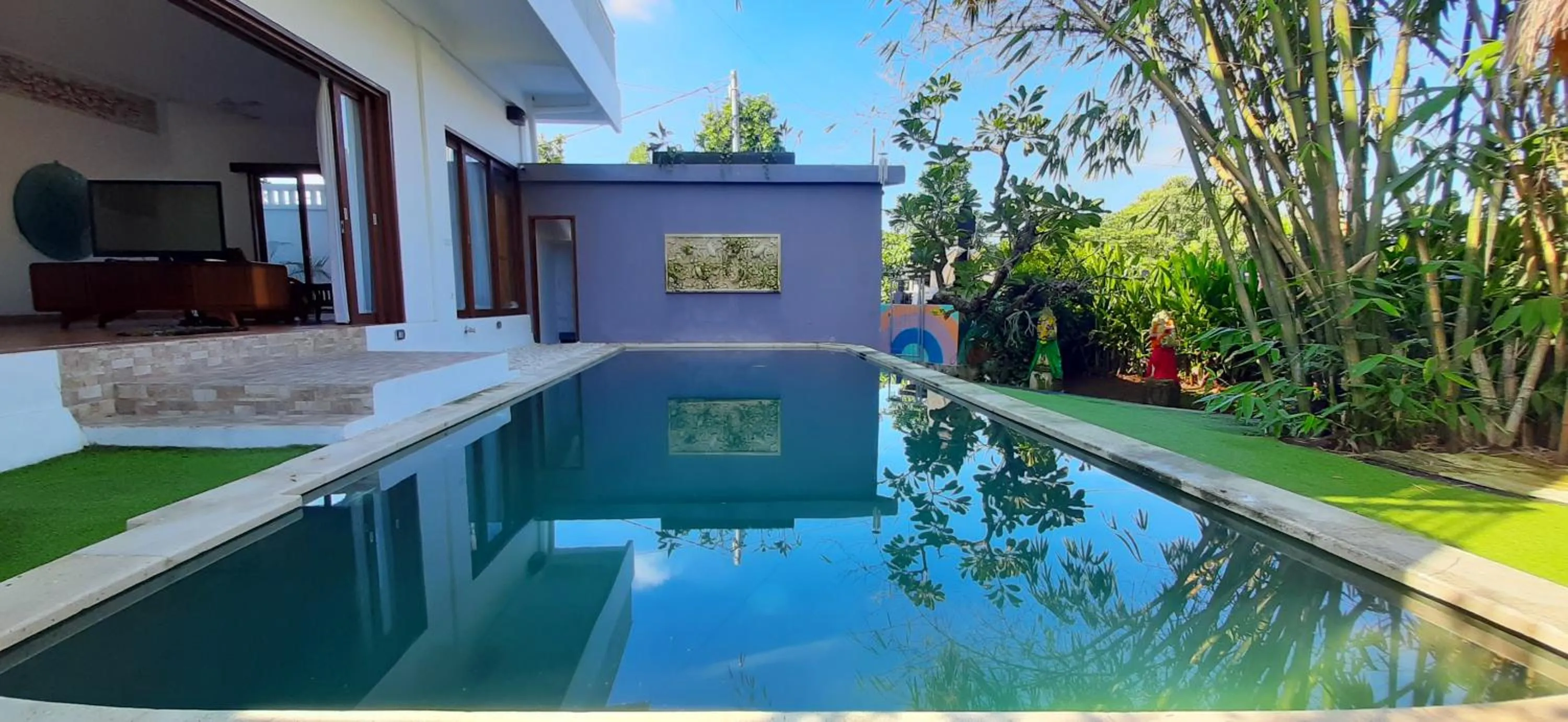 Swimming pool in Ozora Tiying Tutul Hostel Canggu