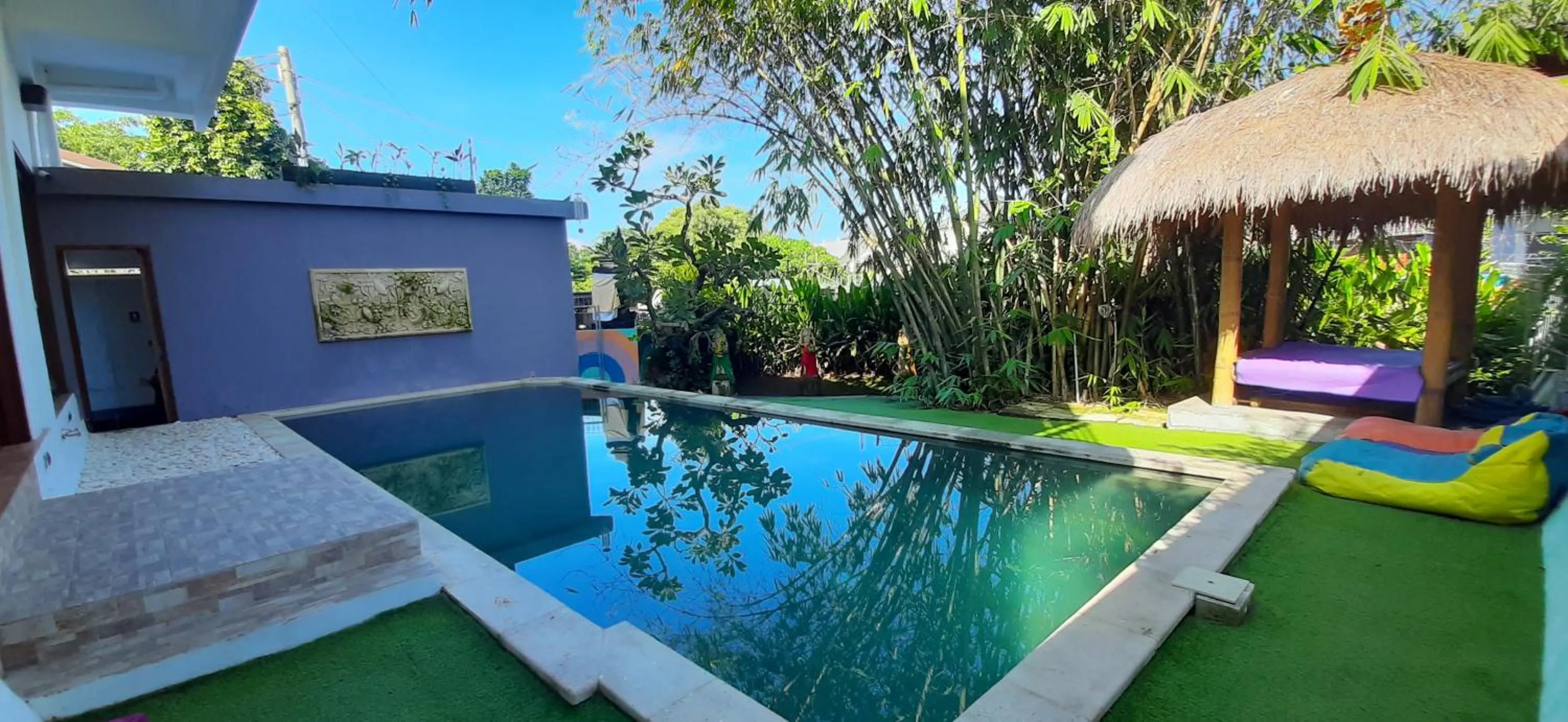 Seating area in Ozora Tiying Tutul Hostel Canggu