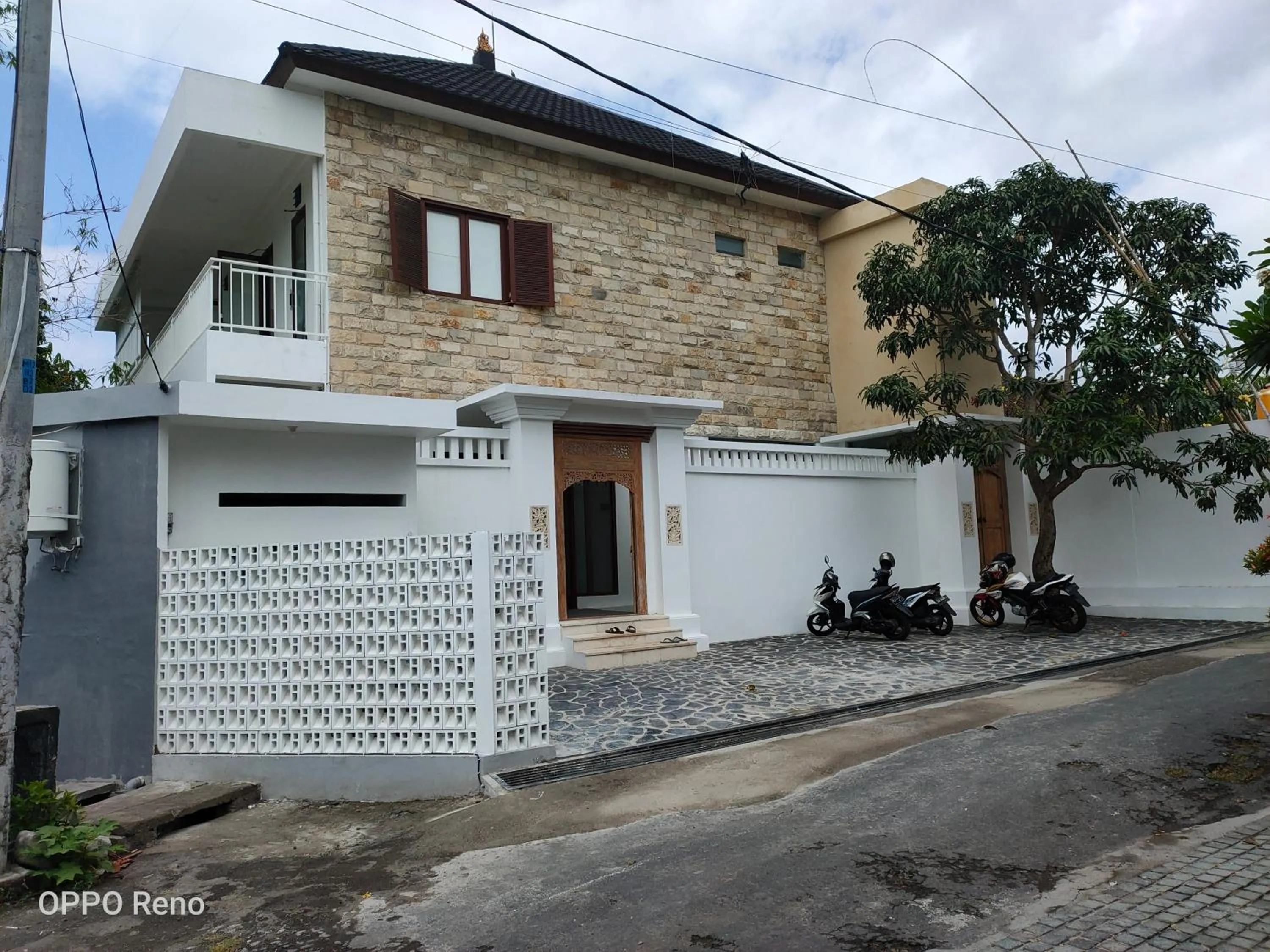 Property building in Ozora Tiying Tutul Hostel Canggu