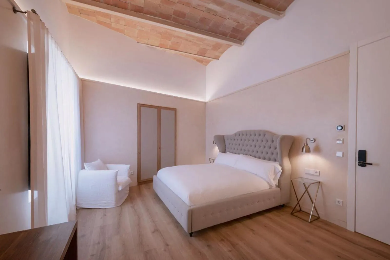 Photo of the whole room, Bed in Hotel Palau Macelli & Spa