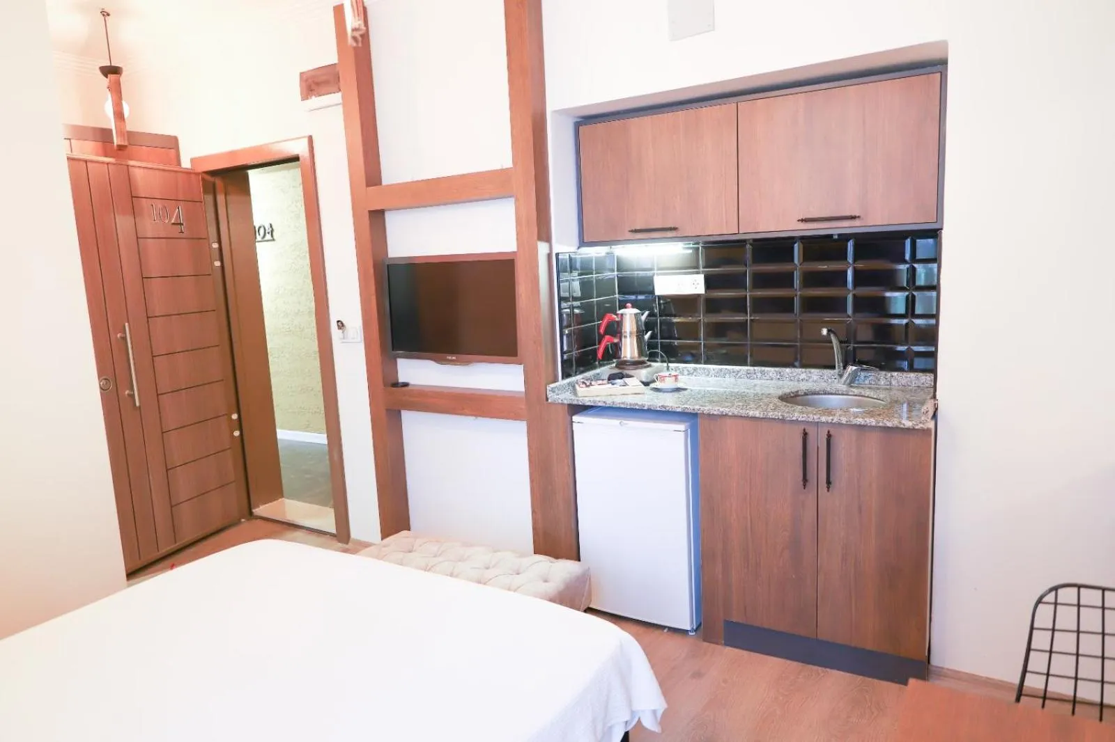 Kitchen or kitchenette, Bed in BetaS GuestHouse