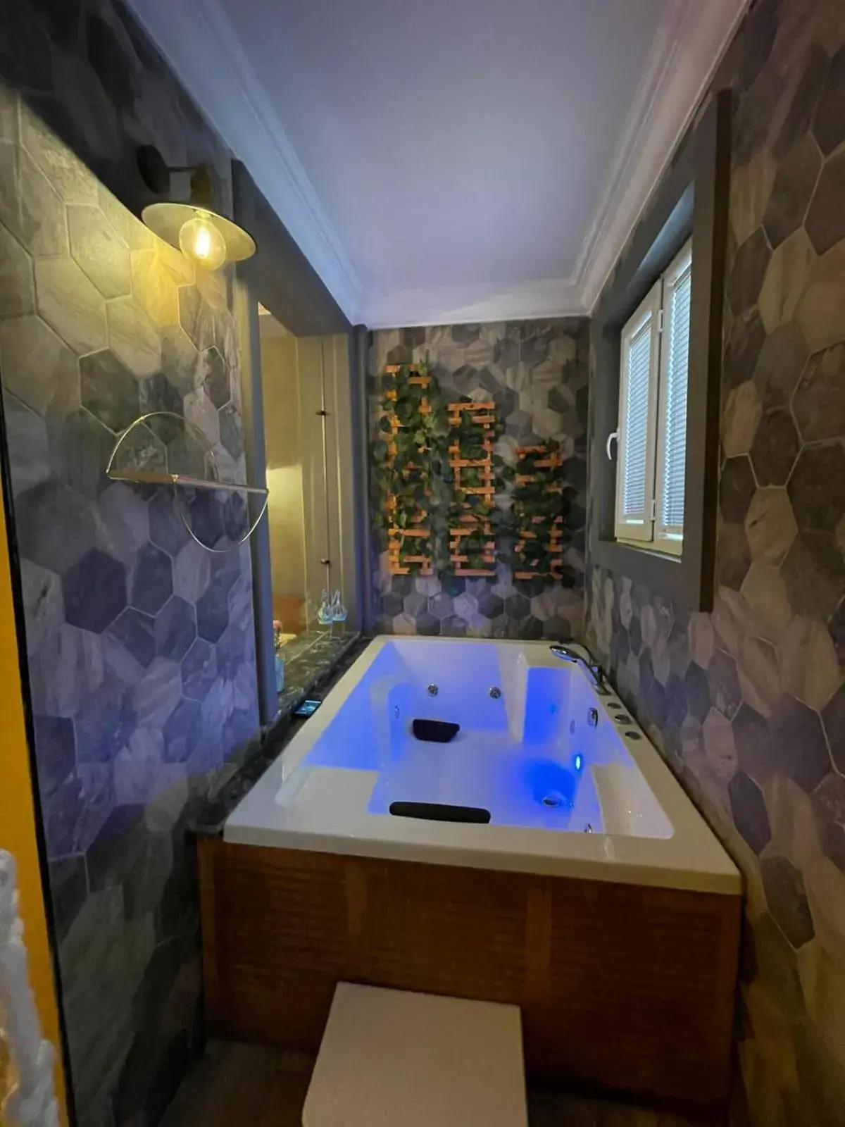 Suite with Hot Tub - single occupancy in BetaS GuestHouse Suite with Hot Tub - single occupancy in BetaS GuestHouse