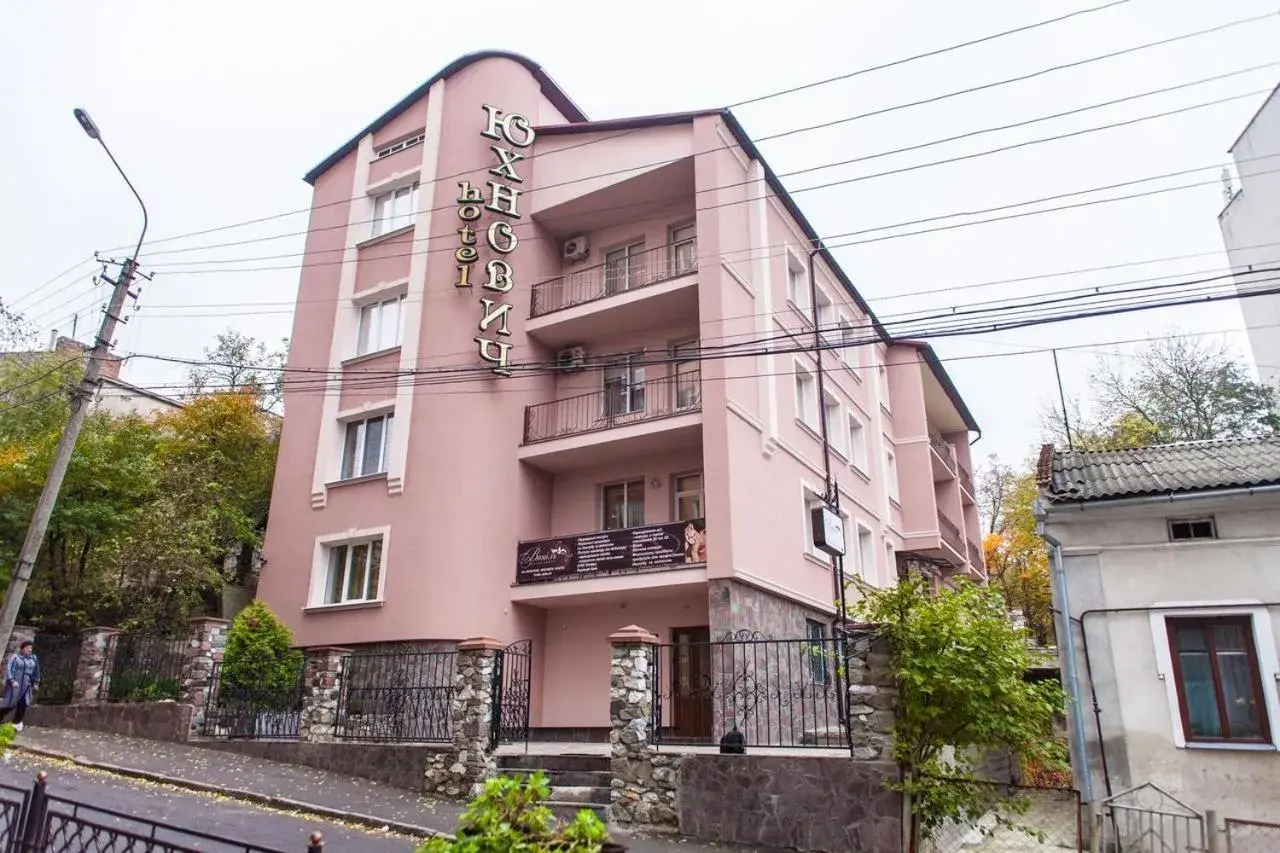 Hotel Complex Uhnovych Hotel Complex Uhnovych