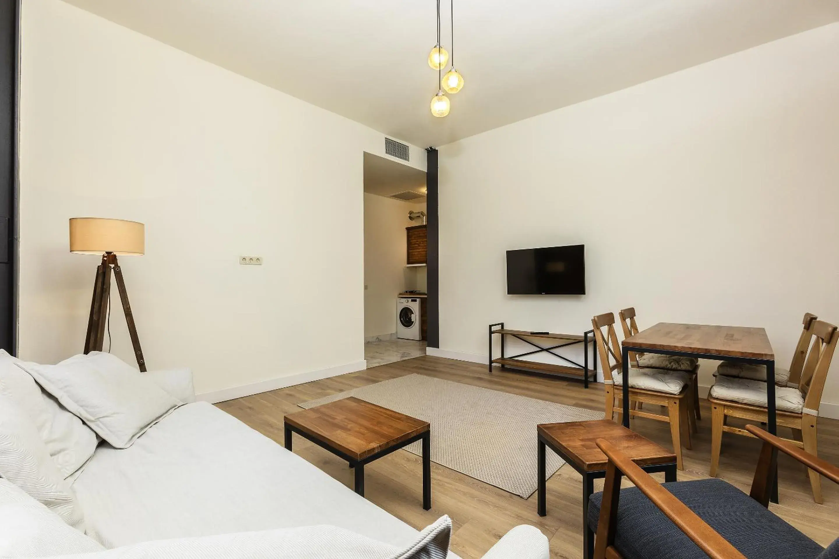 TV and multimedia, Bed in The Nomad Inn Old City İstanbul TV and multimedia, Bed in The Nomad Inn Old City İstanbul