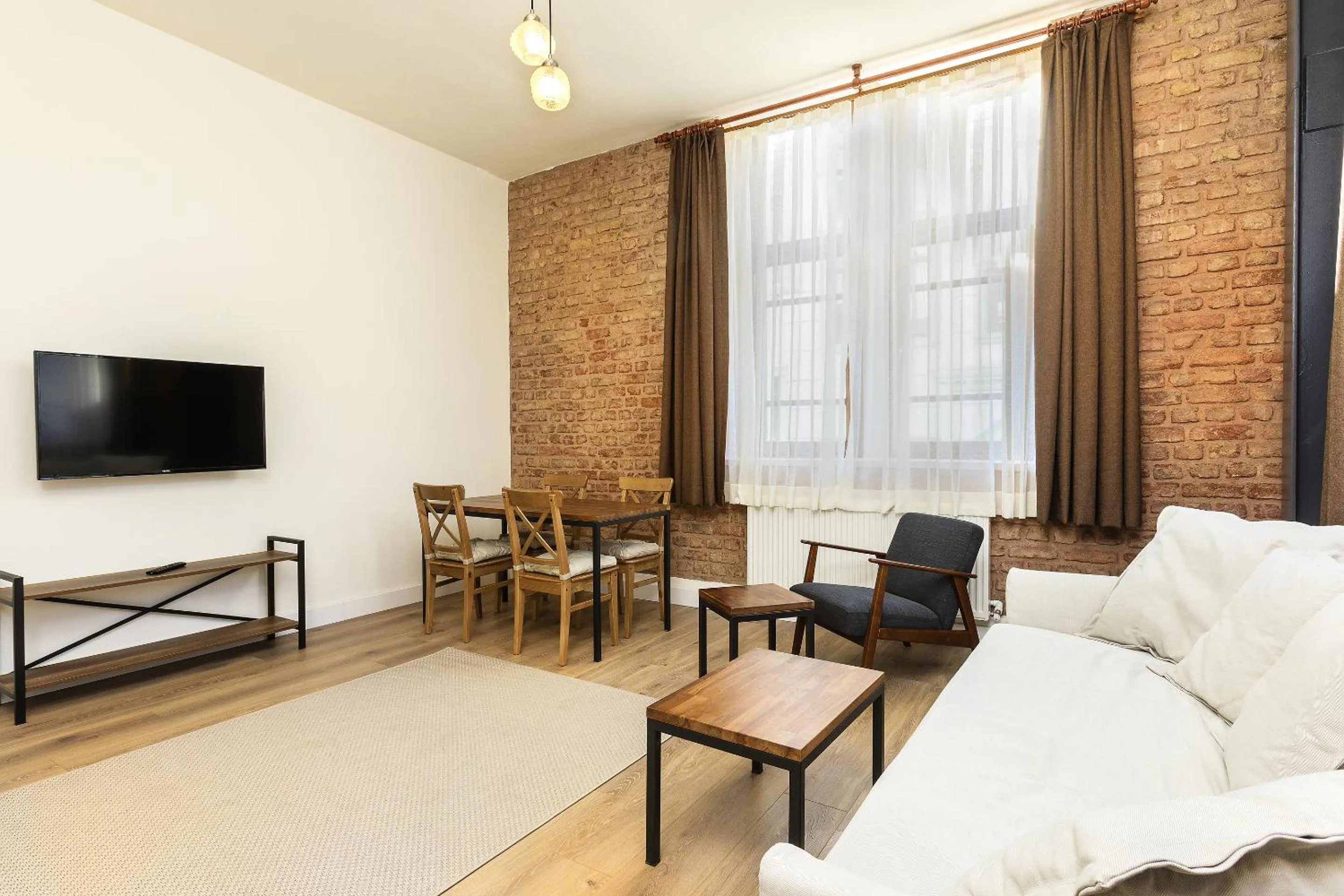 Living room, Bed in The Nomad Inn Old City İstanbul