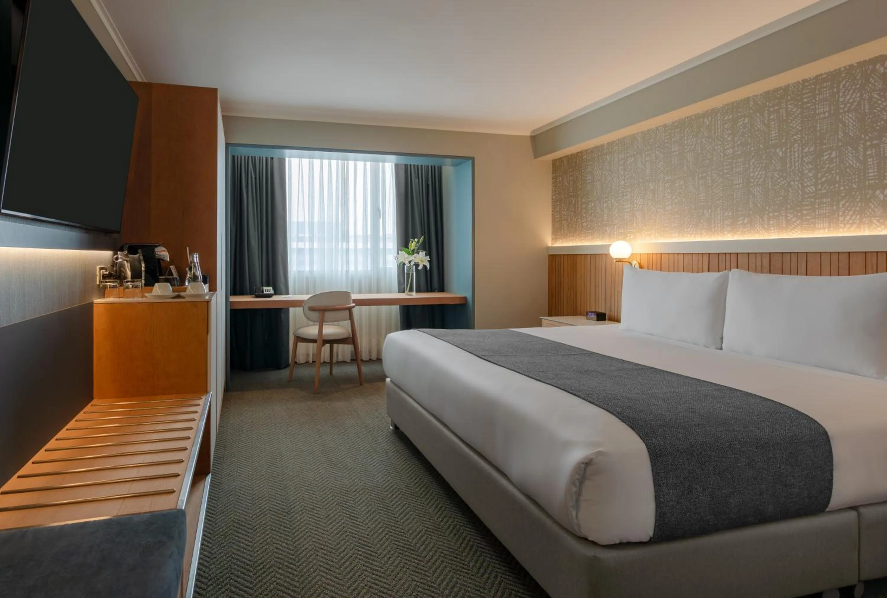 Photo of the whole room, Bed in Sonesta Hotel Miraflores