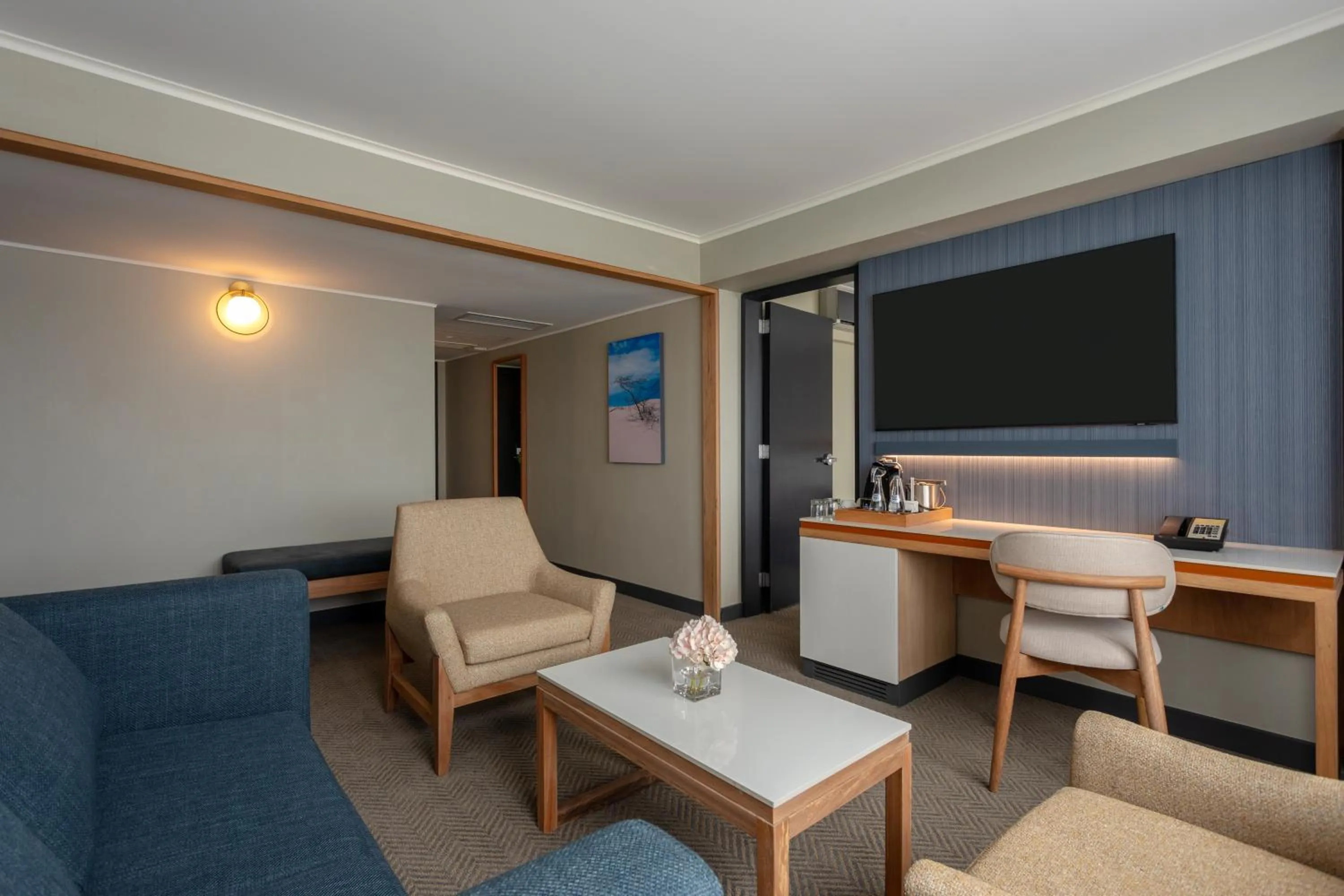 Photo of the whole room in Sonesta Hotel Miraflores