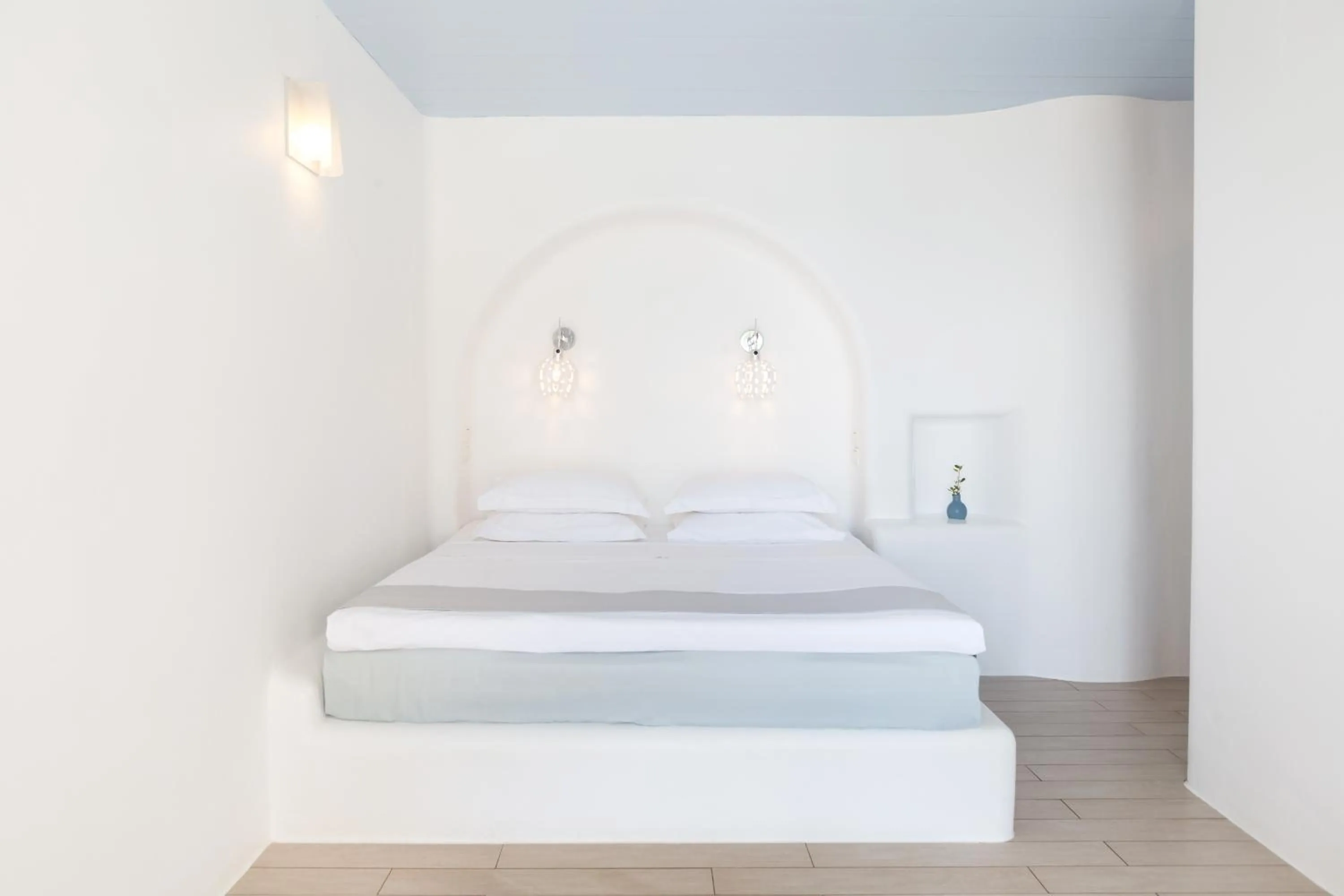 Bed in Calme Boutique Hotel - Adults Only