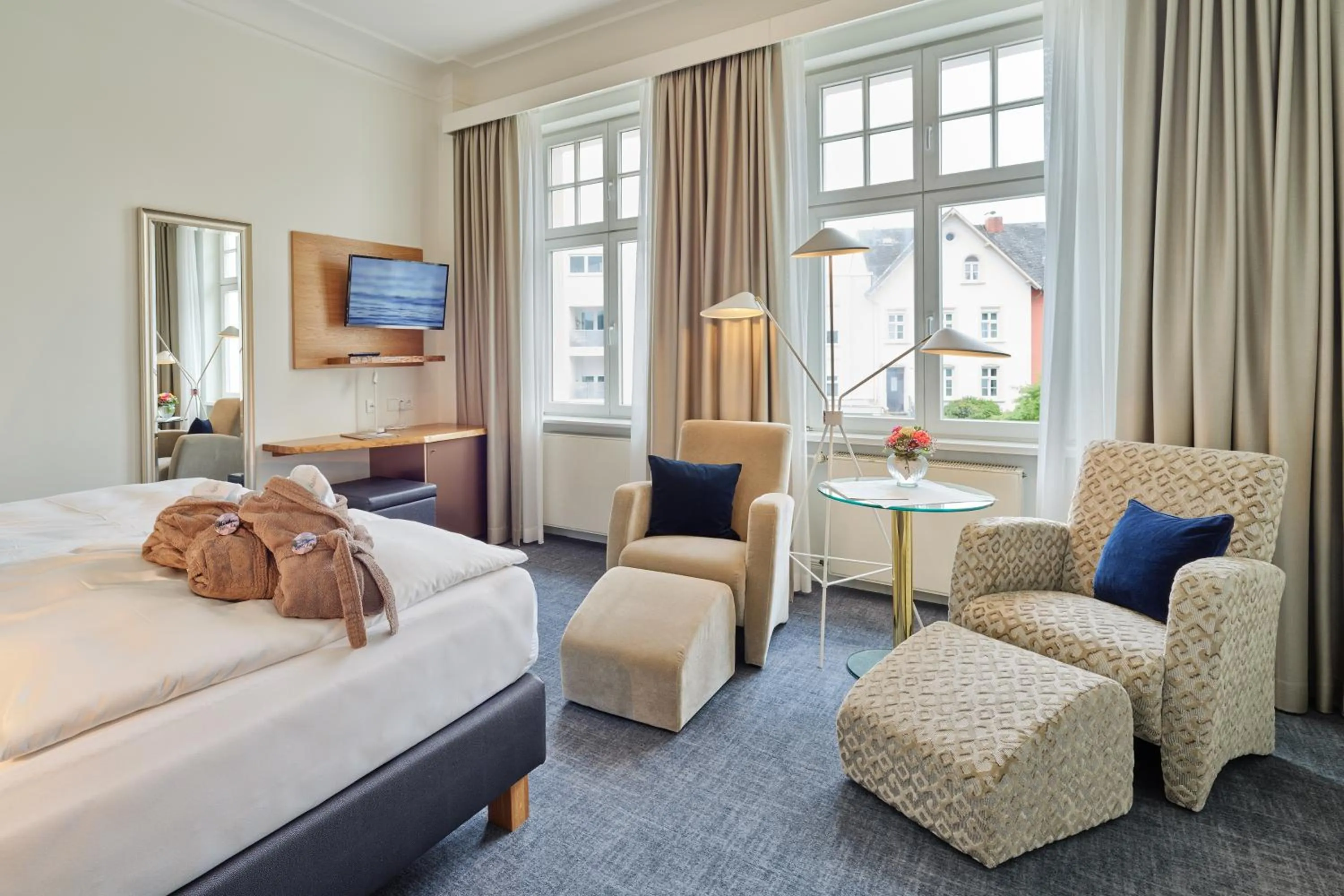 Photo of the whole room, Bed in Hotel Villa Hügel