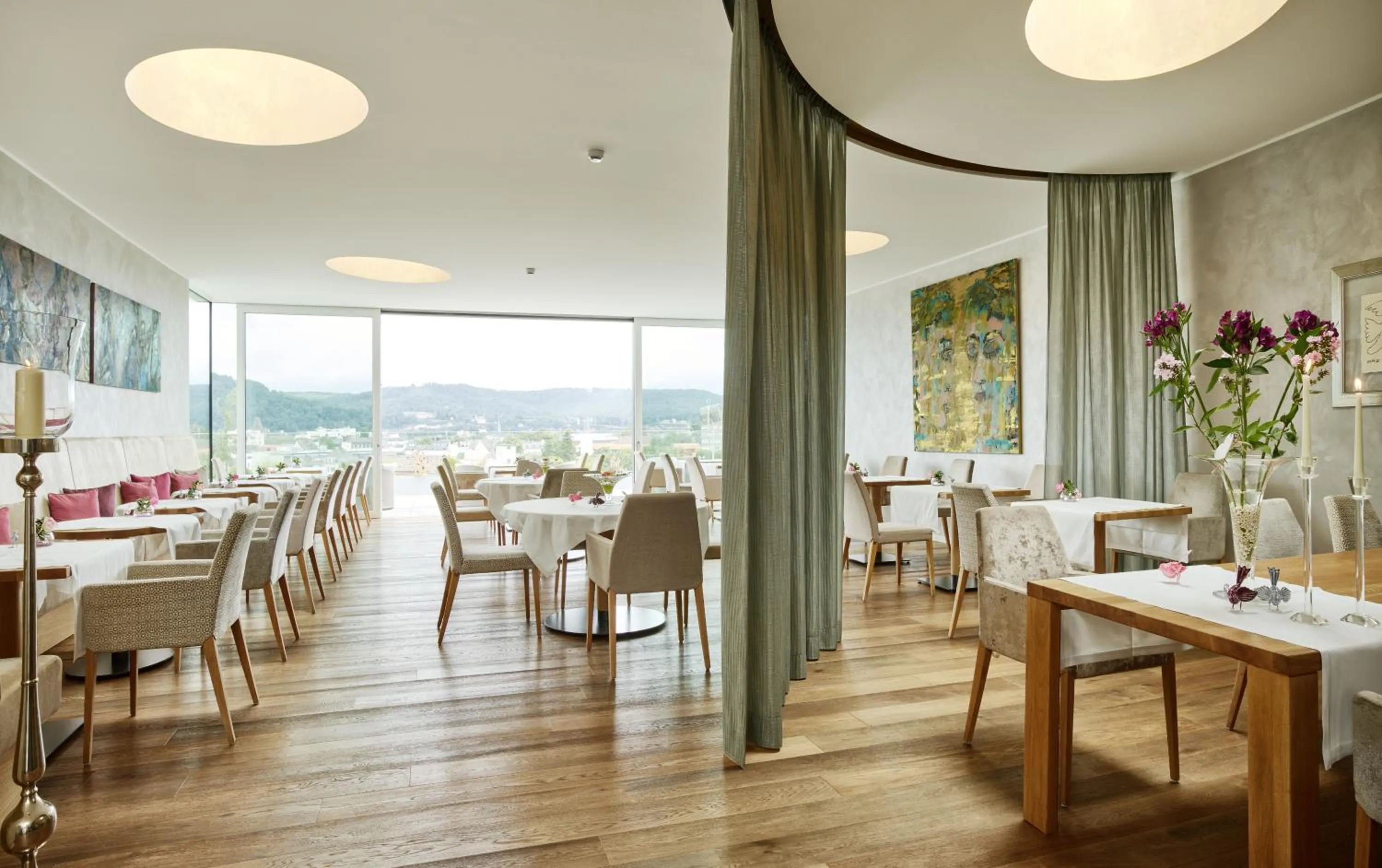 Restaurant/places to eat in Hotel Villa Hügel