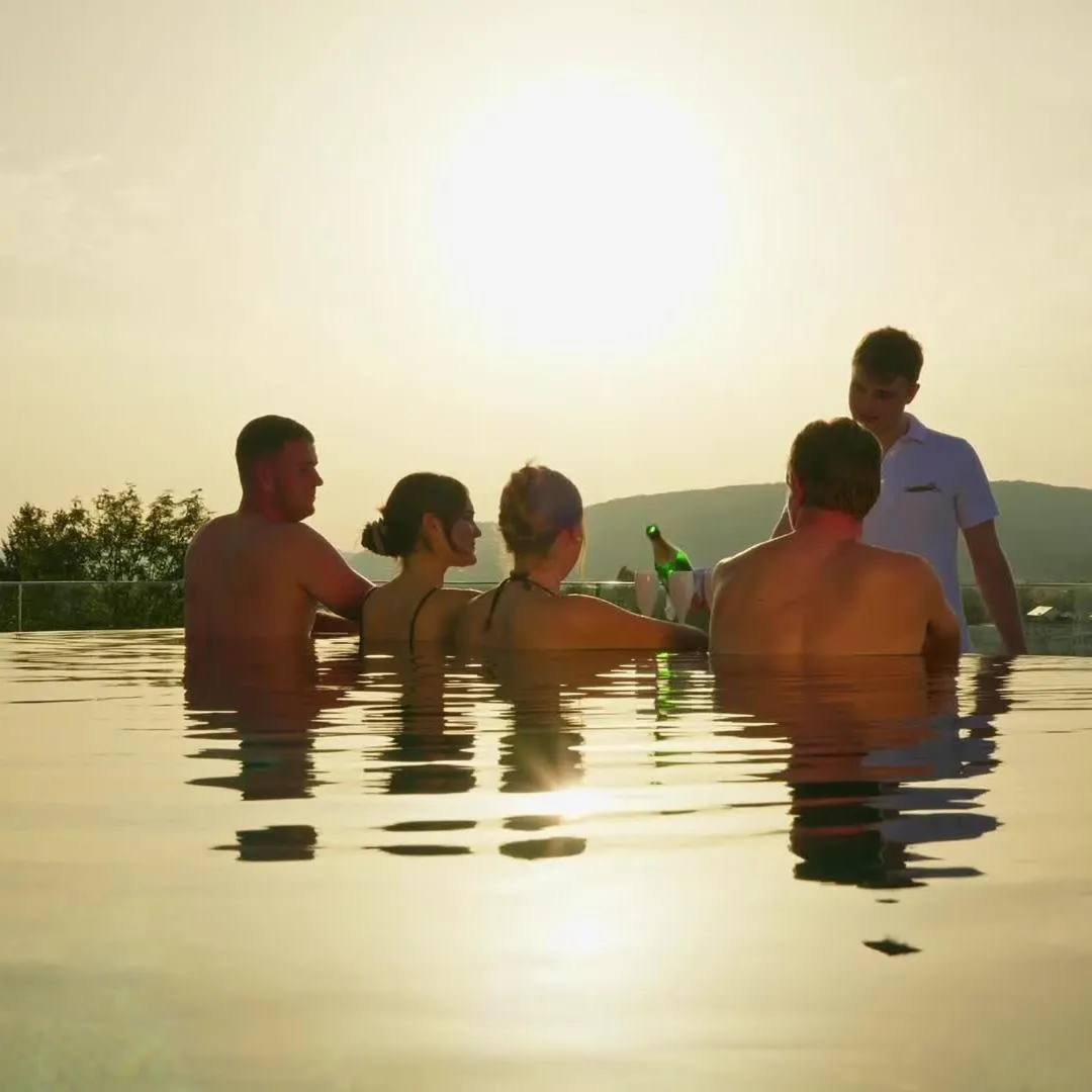 Swimming pool in Hotel Villa Hügel
