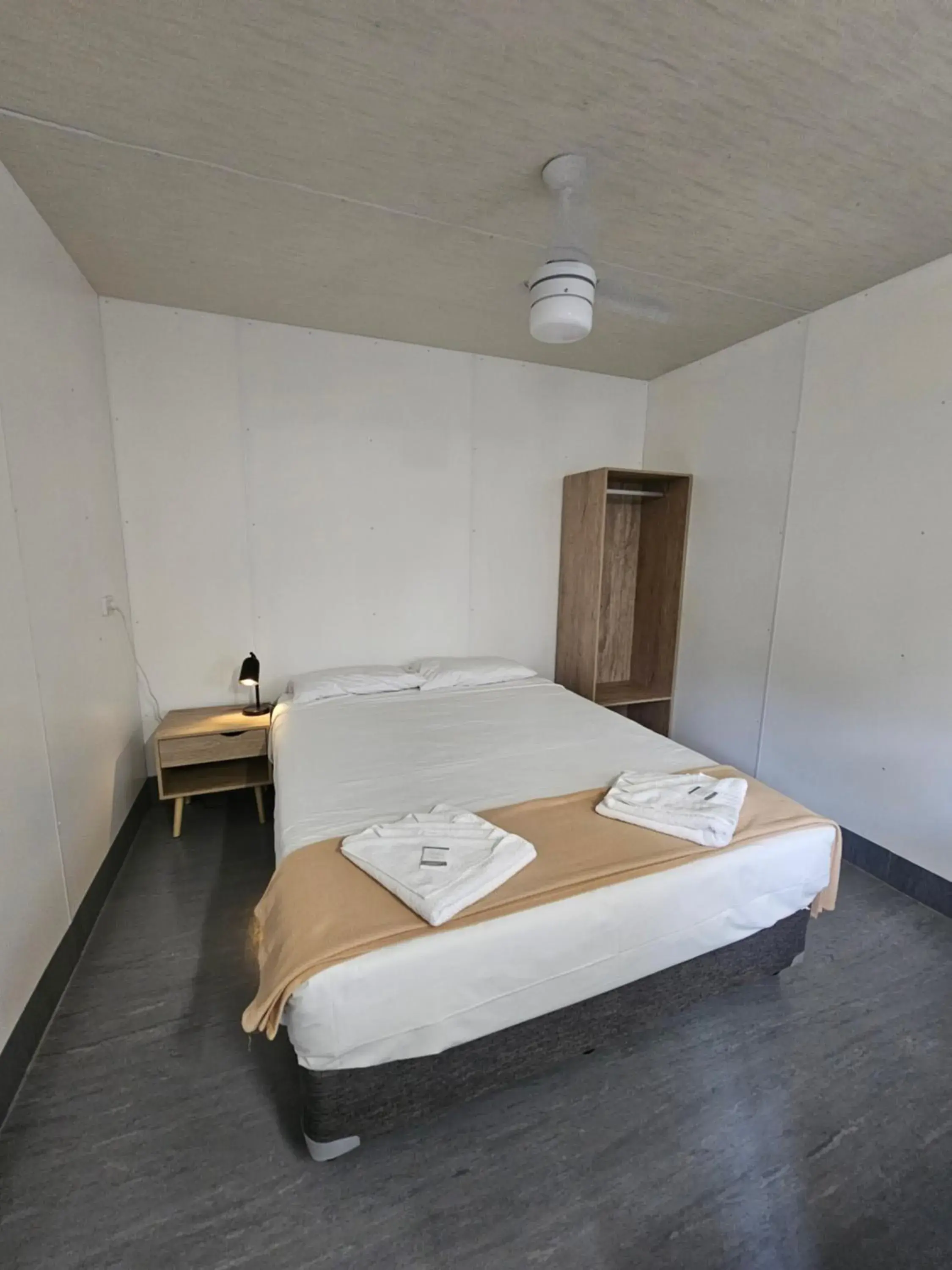 Deluxe Queen Studio in Bundaberg Park Village Deluxe Queen Studio in Bundaberg Park Village