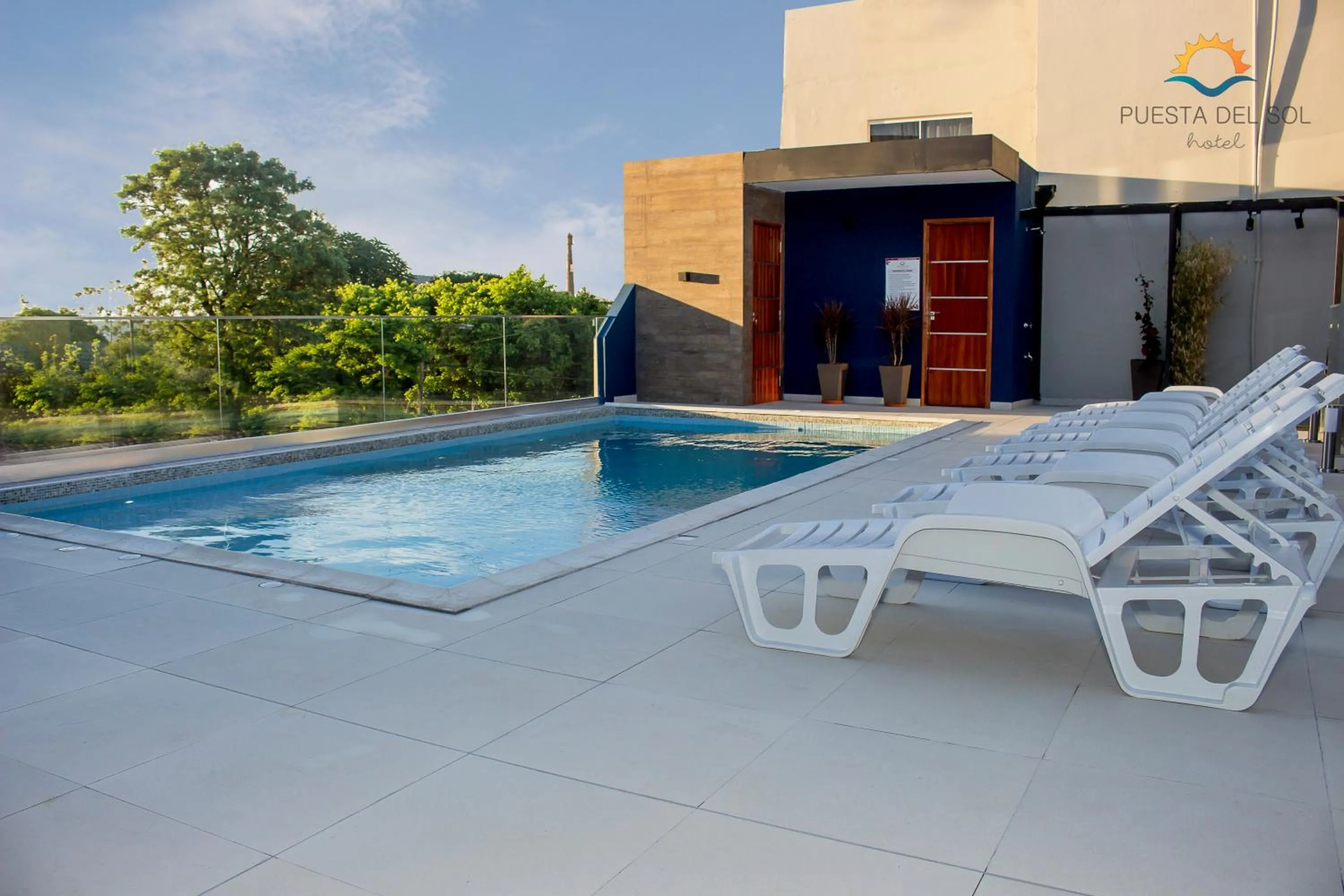 Swimming pool in Hotel Puesta del Sol by Nobile