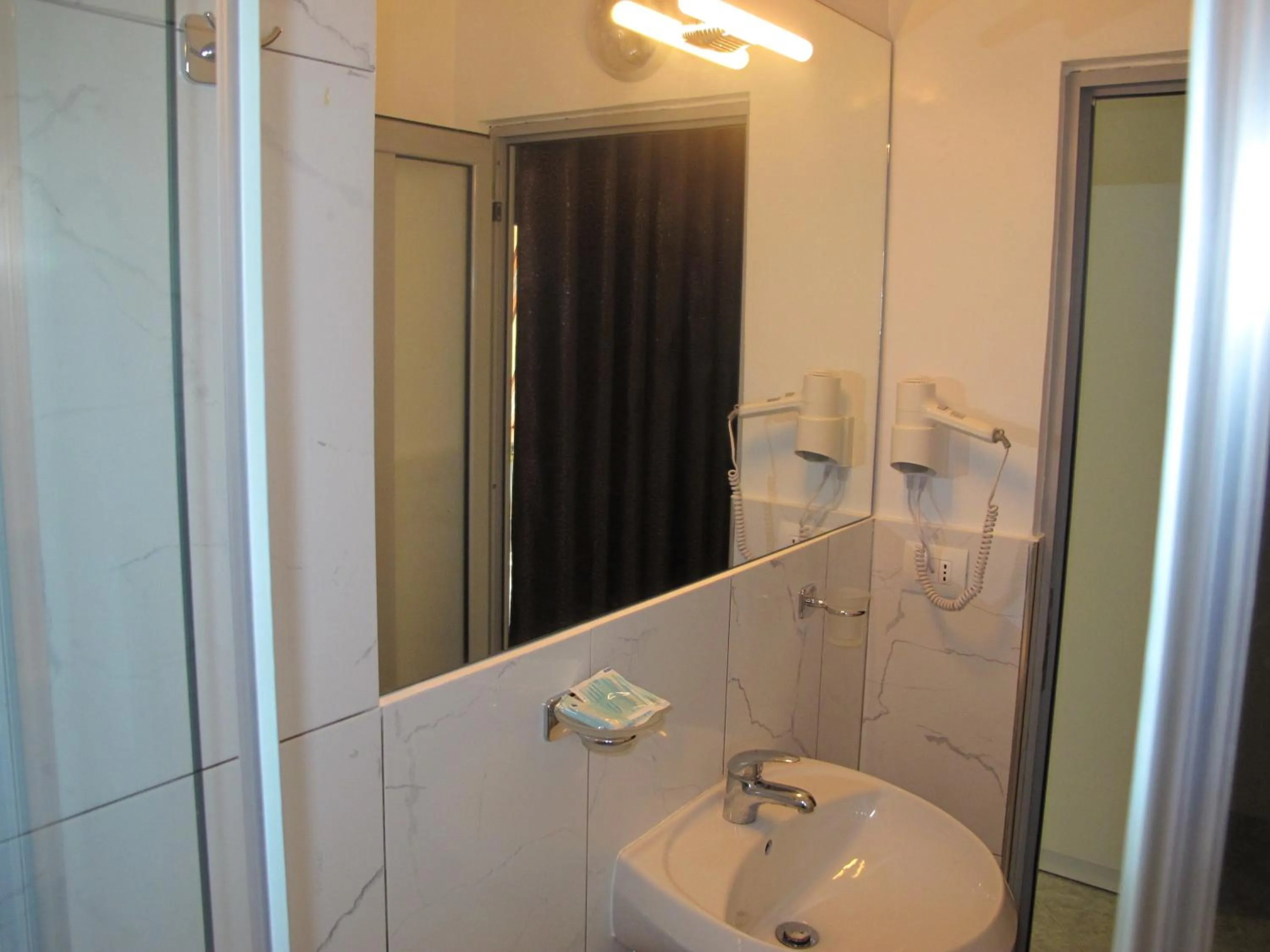 Bathroom in Hotel Nika