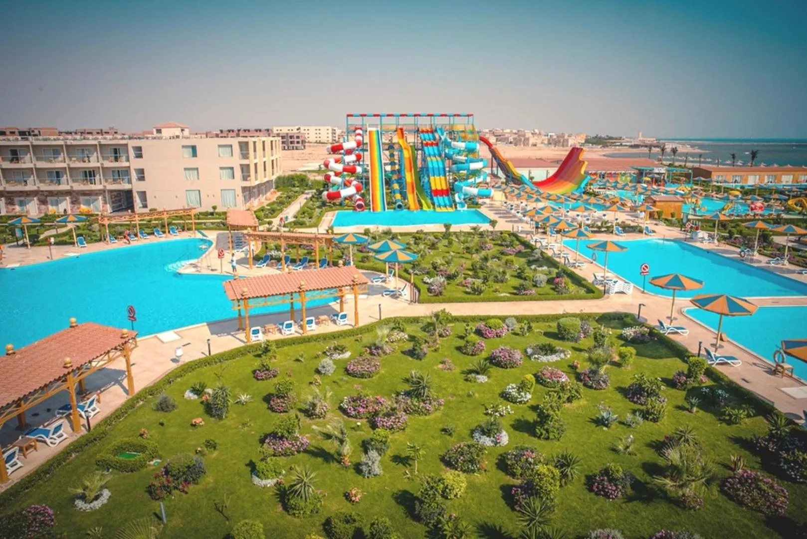 Aqua park in Hawaii Paradise Aqua Park Resort - Families and Couples Only