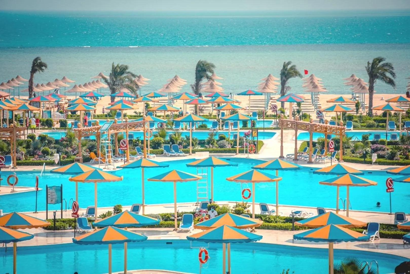 Swimming pool in Hawaii Paradise Aqua Park Resort - Families and Couples Only