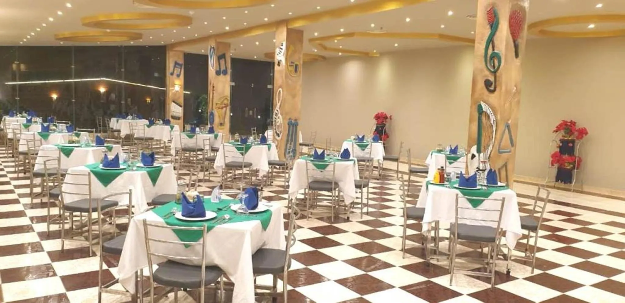 Restaurant/places to eat in Hawaii Paradise Aqua Park Resort - Families and Couples Only